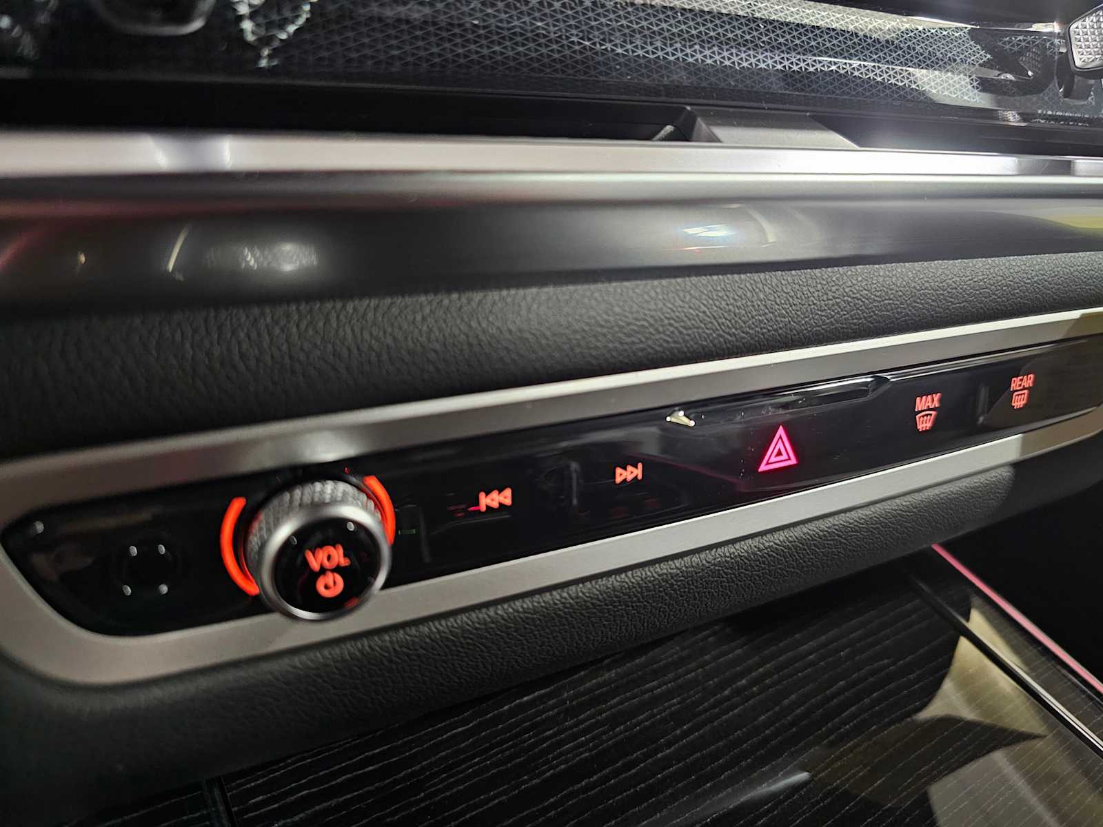 Thumbnail: 2026 BMW X5 - 14