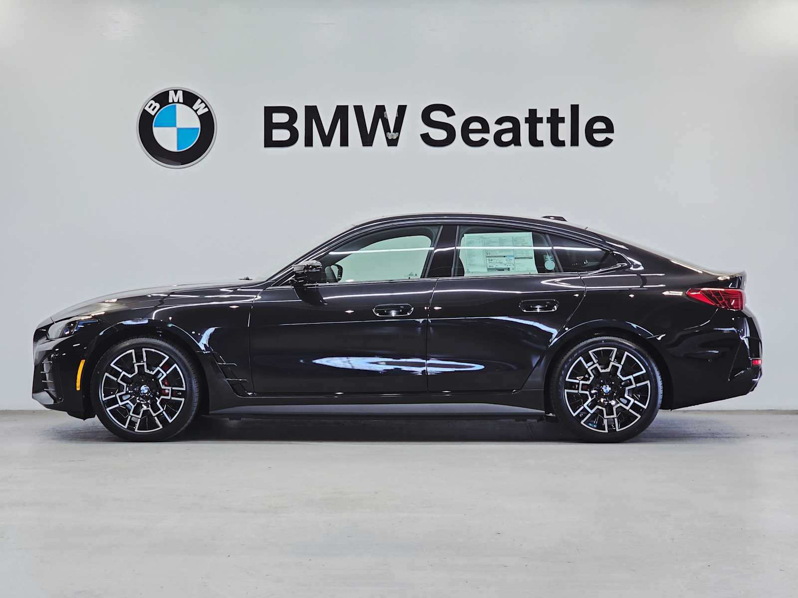 Thumbnail: 2025 BMW i4 - 3