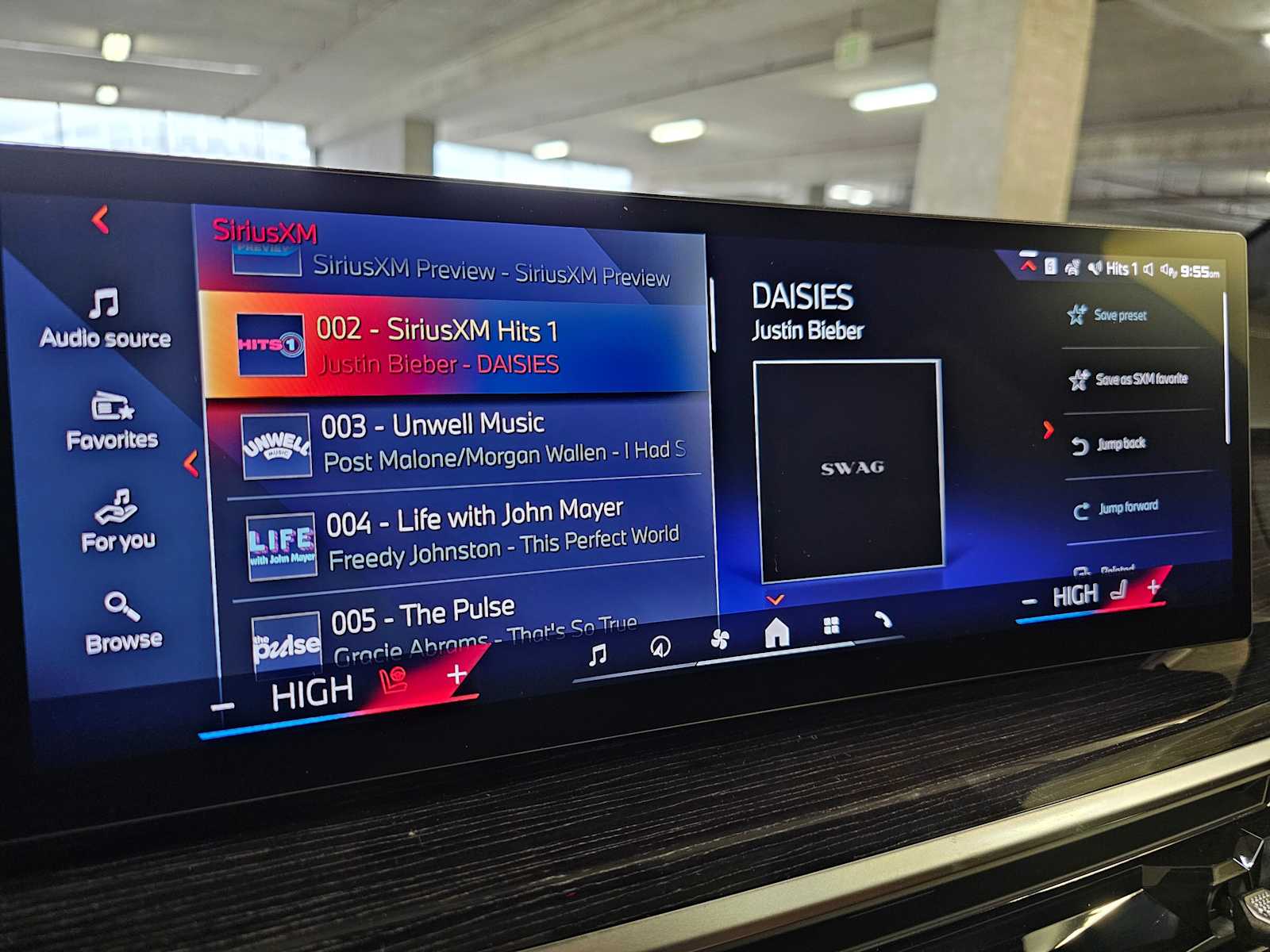 Thumbnail: 2026 BMW X7 - 15