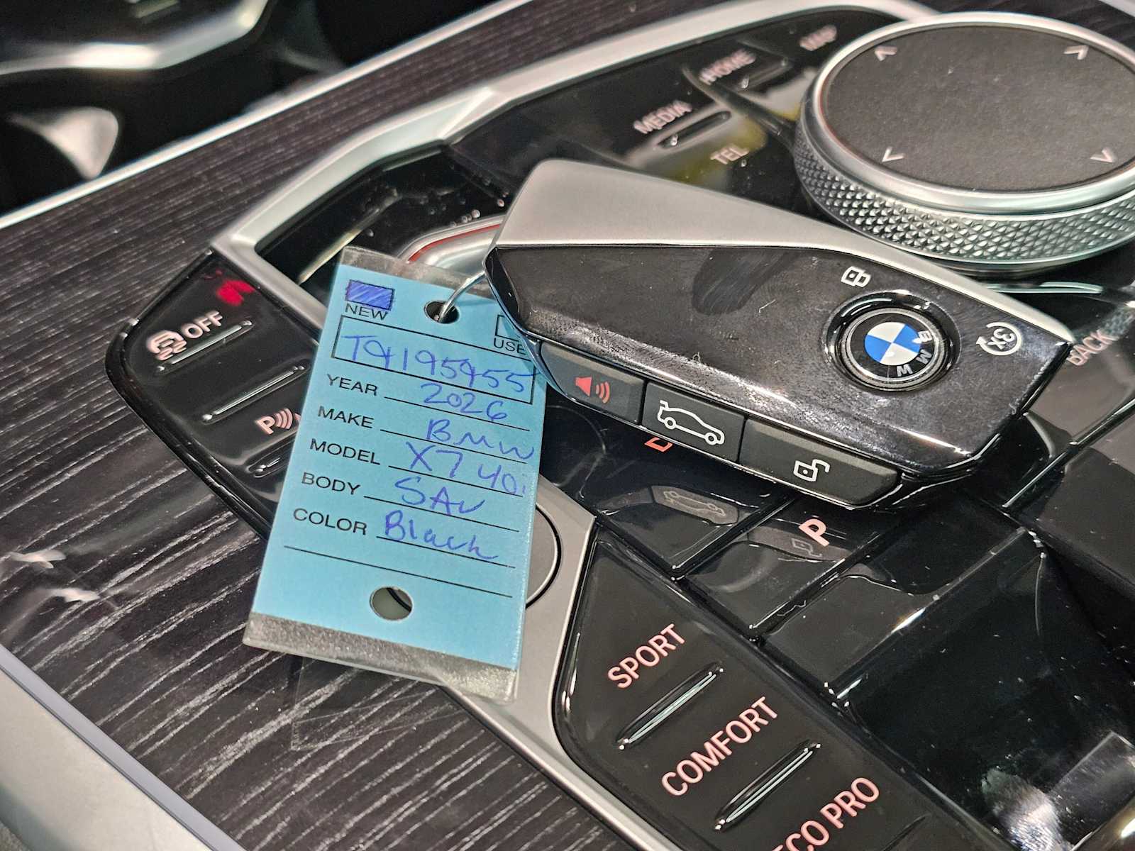 Thumbnail: 2026 BMW X7 - 31