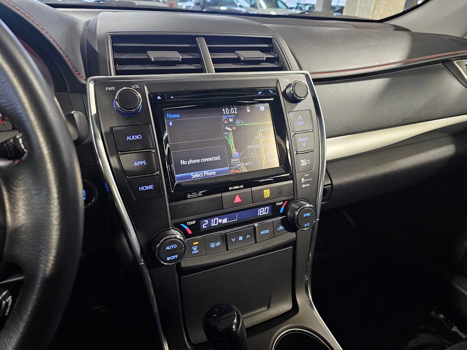 Thumbnail: 2016 Toyota Camry - 14