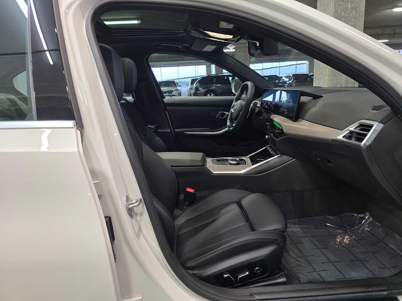 Thumbnail: 2025 BMW 3 Series - 31