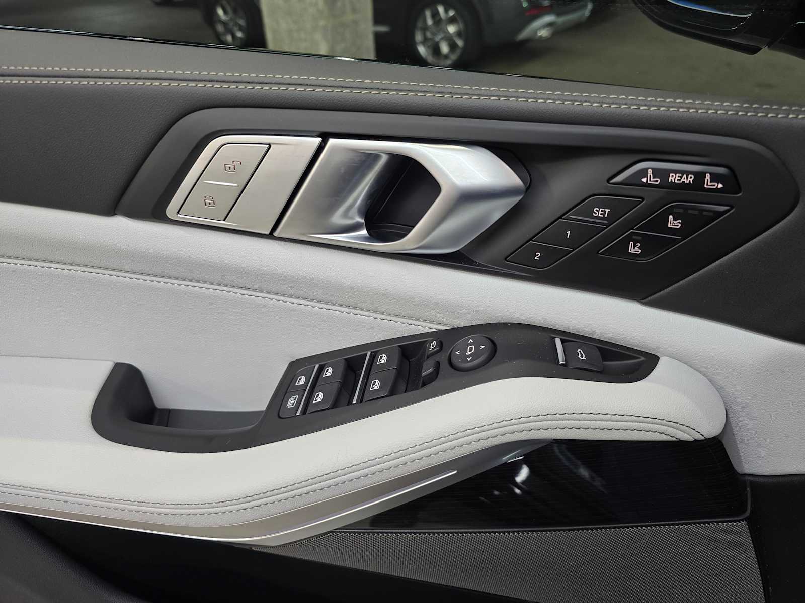 Thumbnail: 2026 BMW X7 - 24