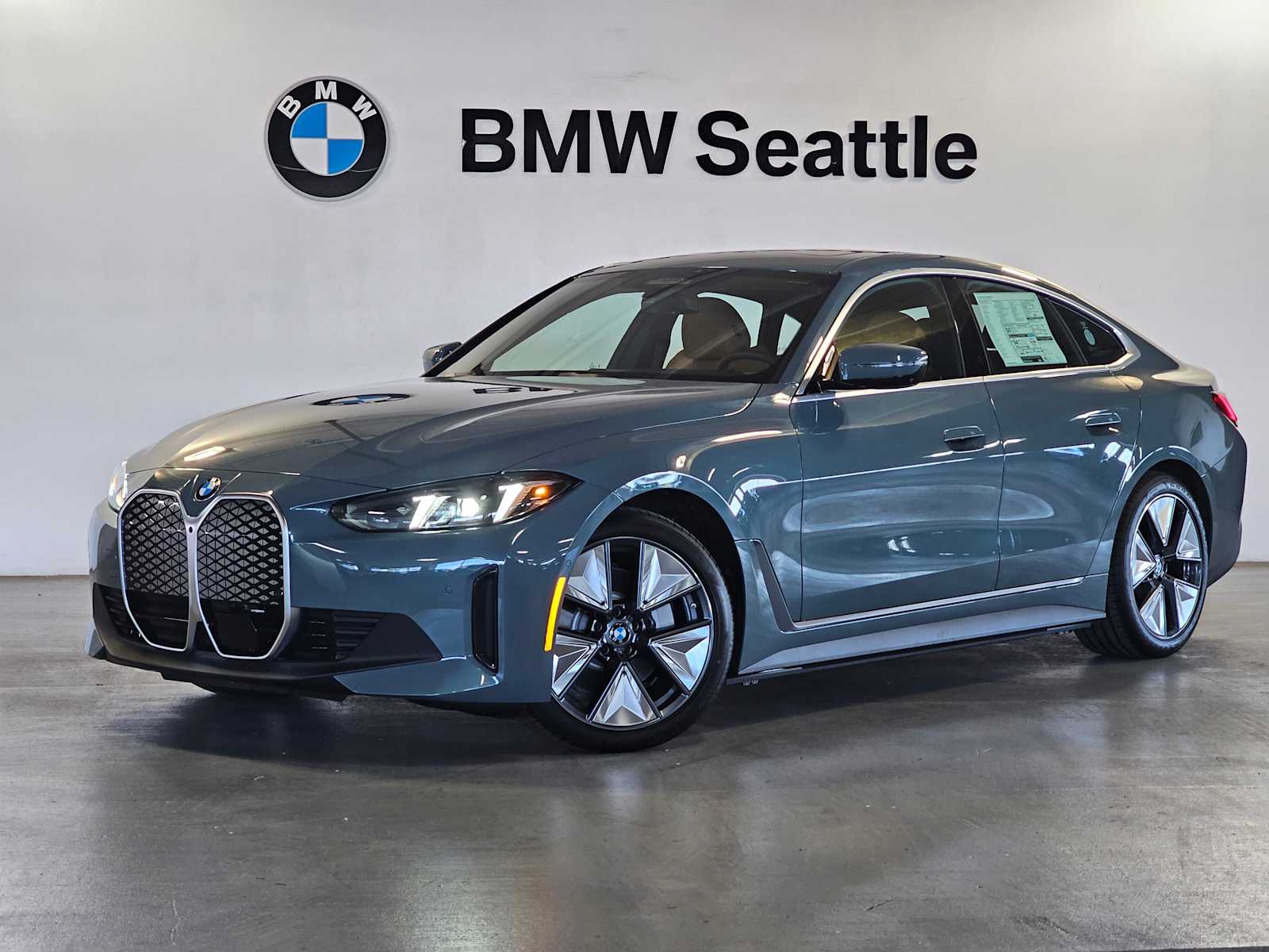 Thumbnail: 2026 BMW i4 - 1