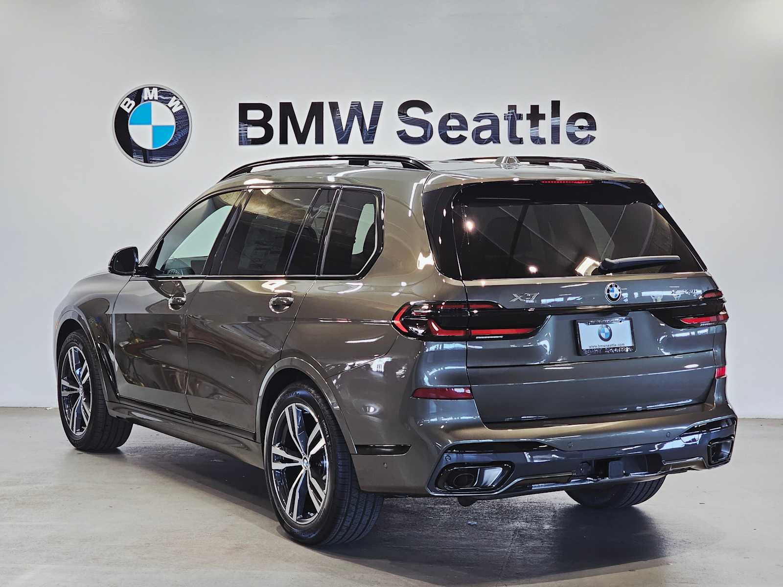 Thumbnail: 2026 BMW X7 - 4