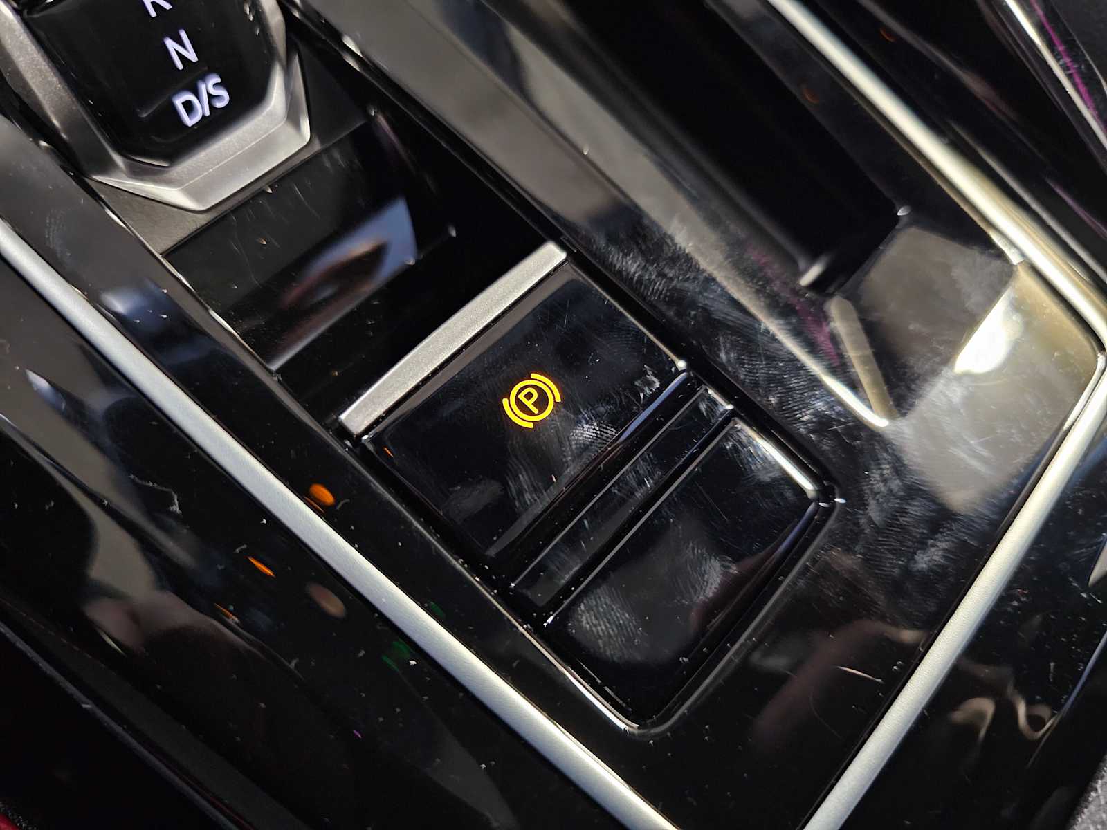 Thumbnail: 2024 Volkswagen Golf - 23