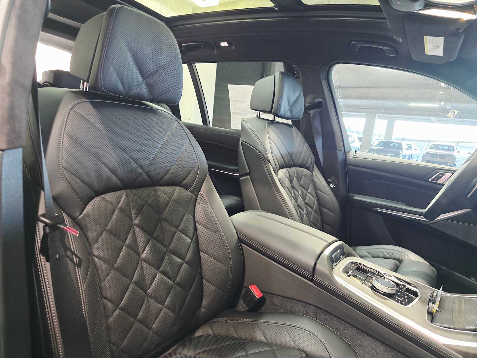 Thumbnail: 2026 BMW X7 - 28