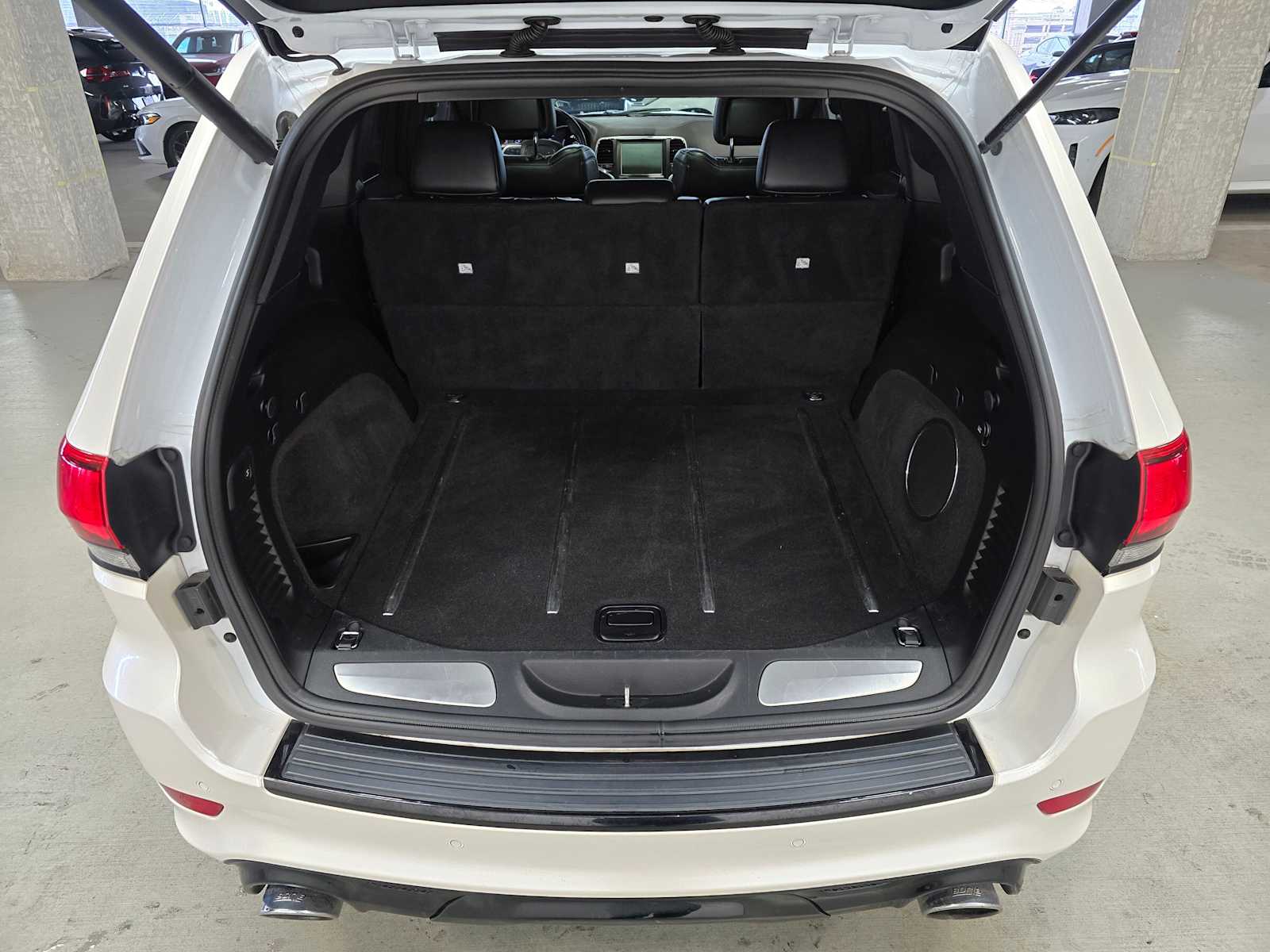 Thumbnail: 2015 Jeep Grand Cherokee - 35