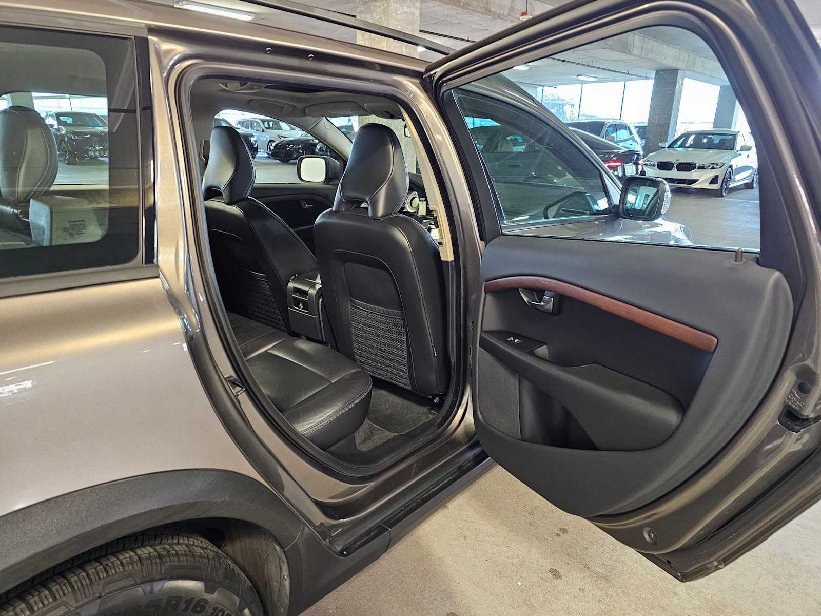 Thumbnail: 2009 Volvo XC70 - 30