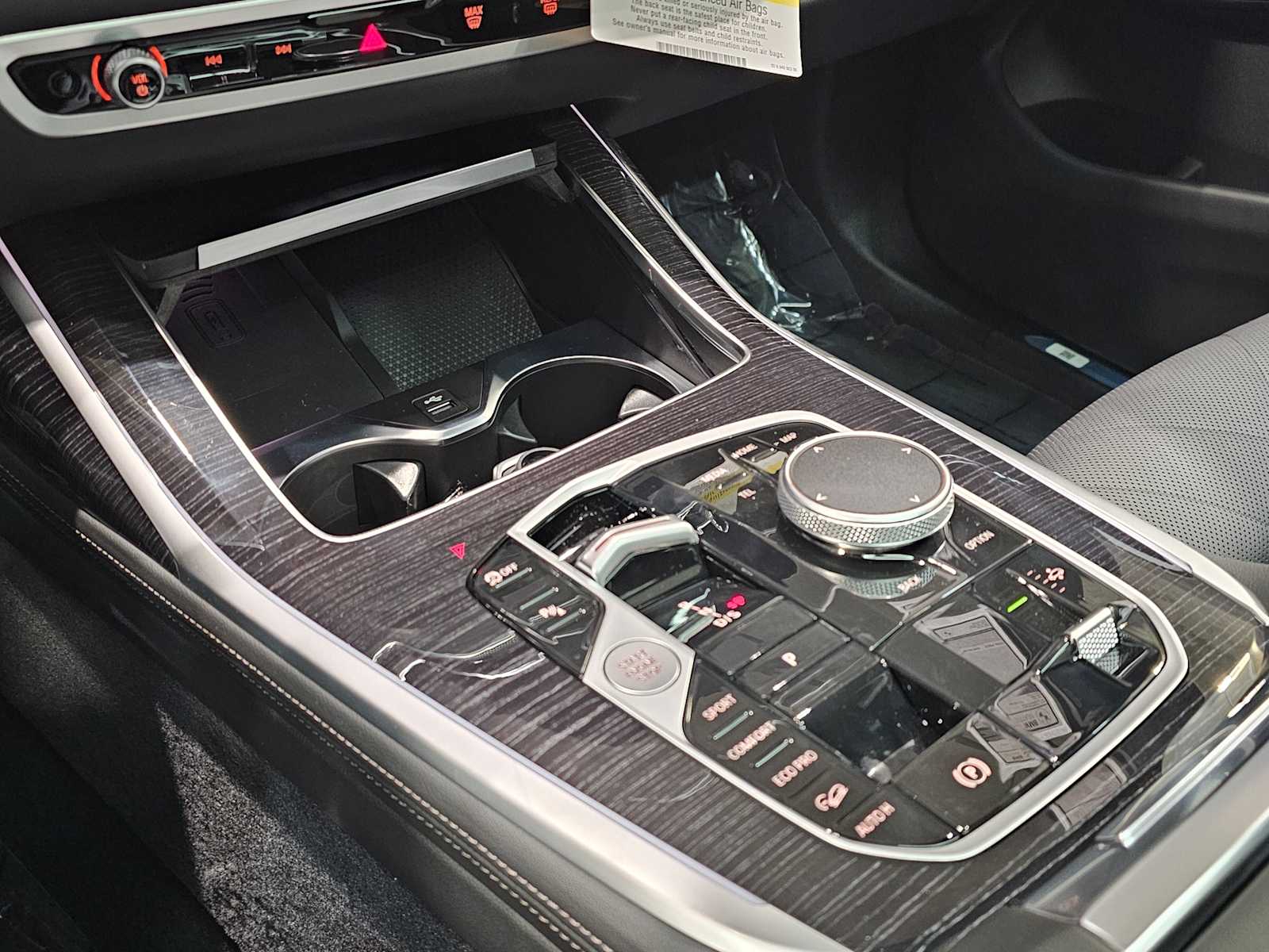 Thumbnail: 2026 BMW X7 - 16