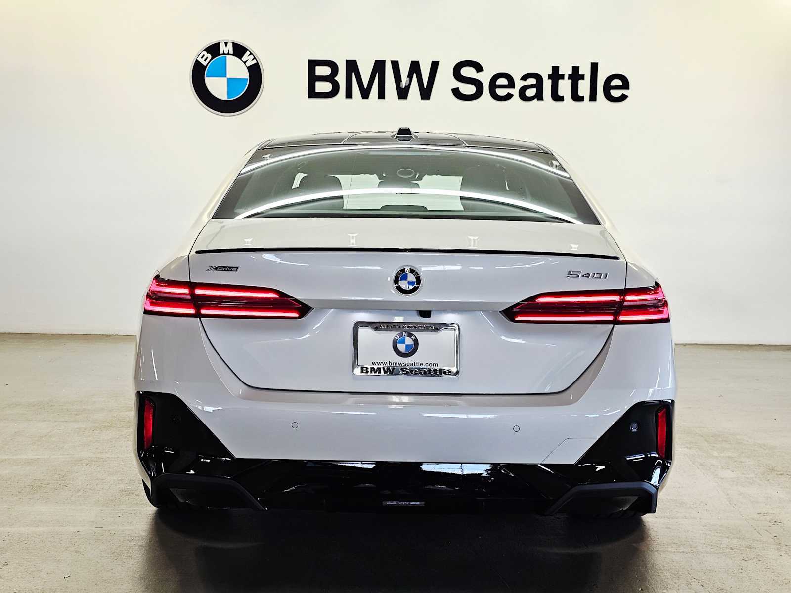Thumbnail: 2026 BMW 5 Series - 5