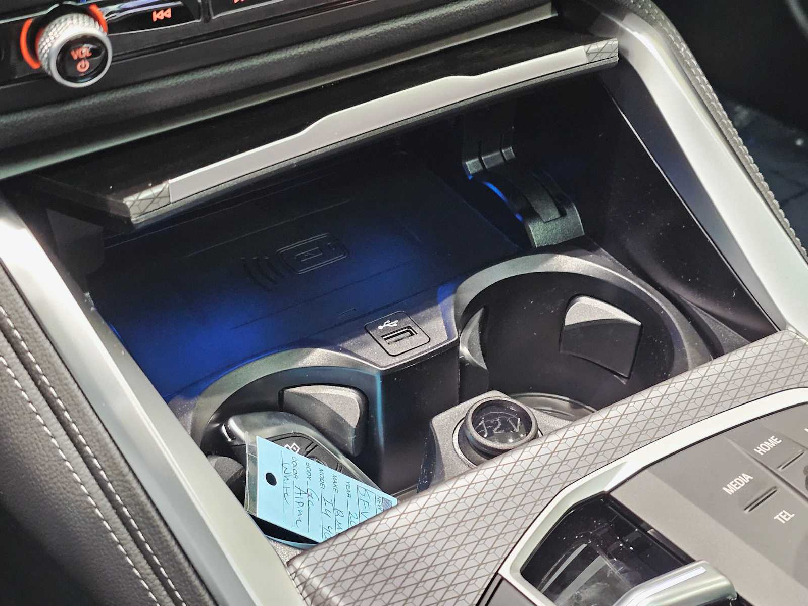 Thumbnail: 2025 BMW i4 - 19