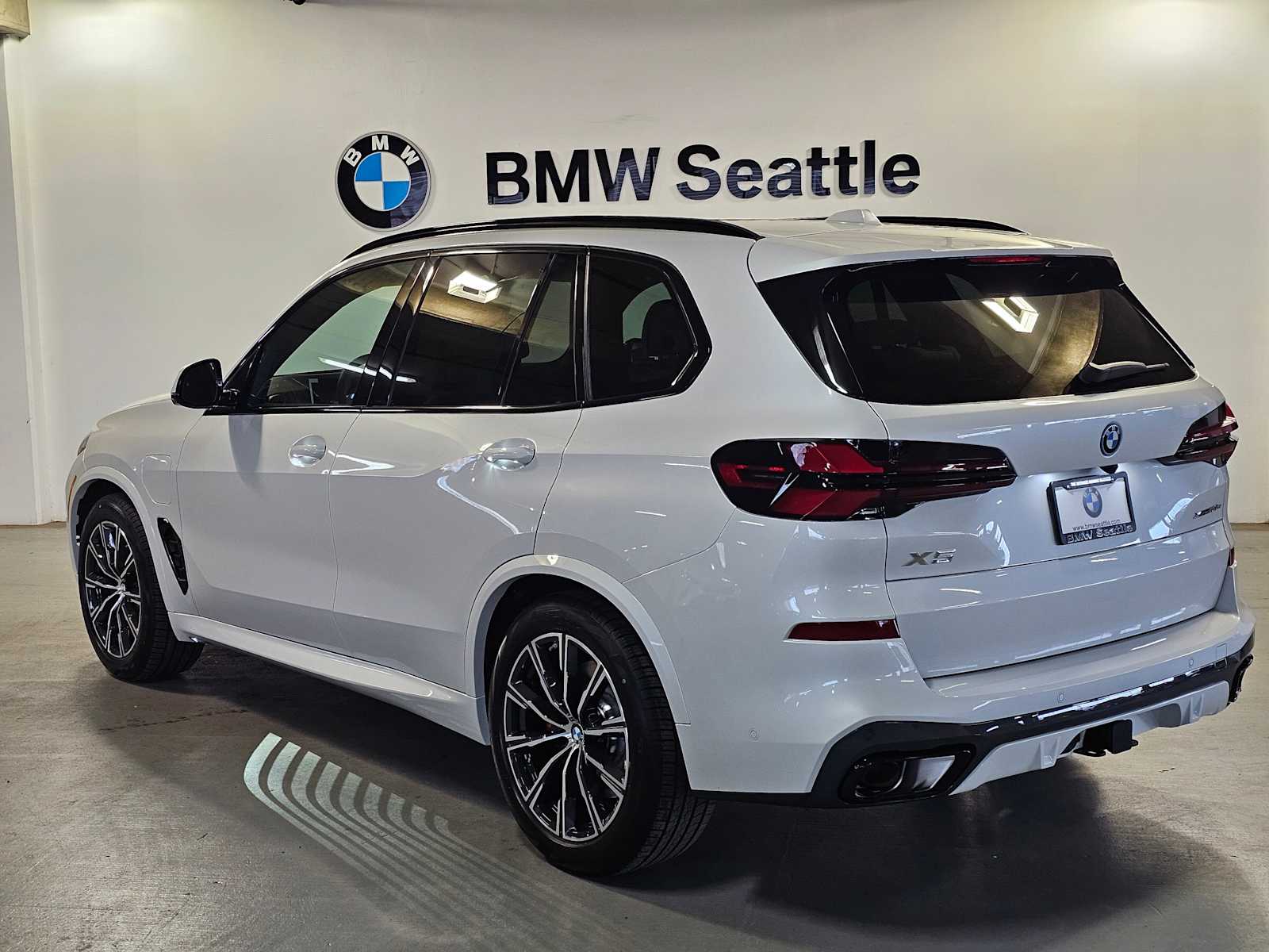 Thumbnail: 2026 BMW X5 - 4