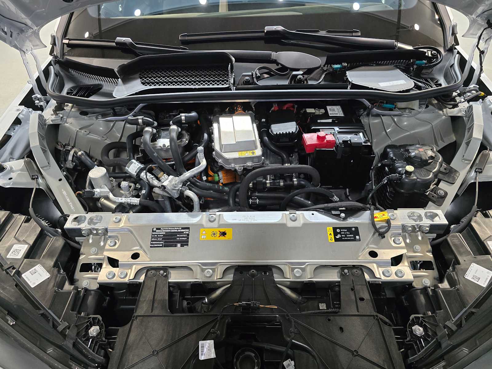 Thumbnail: 2026 BMW iX - 9