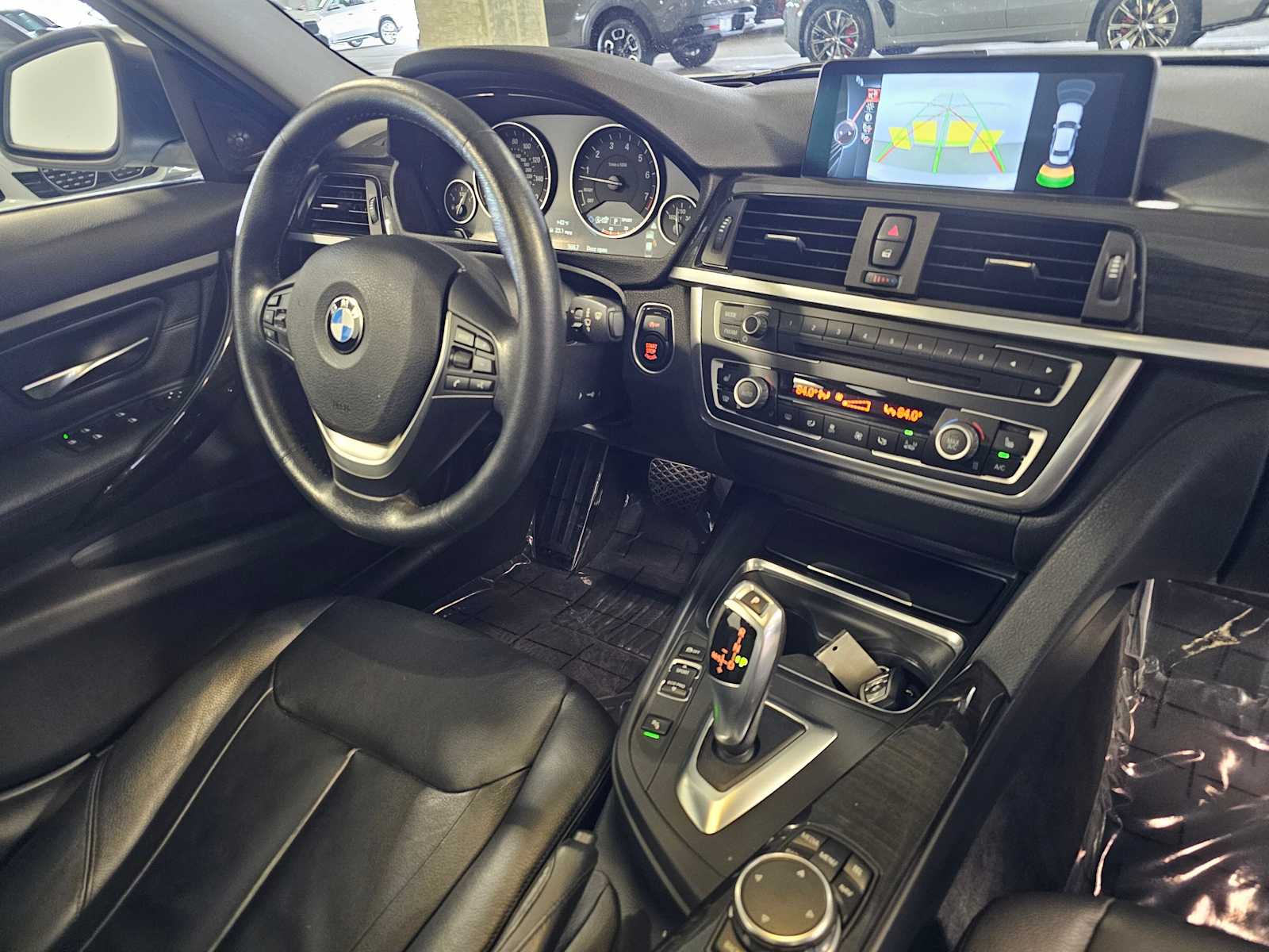 Thumbnail: 2015 BMW 3 Series - 42