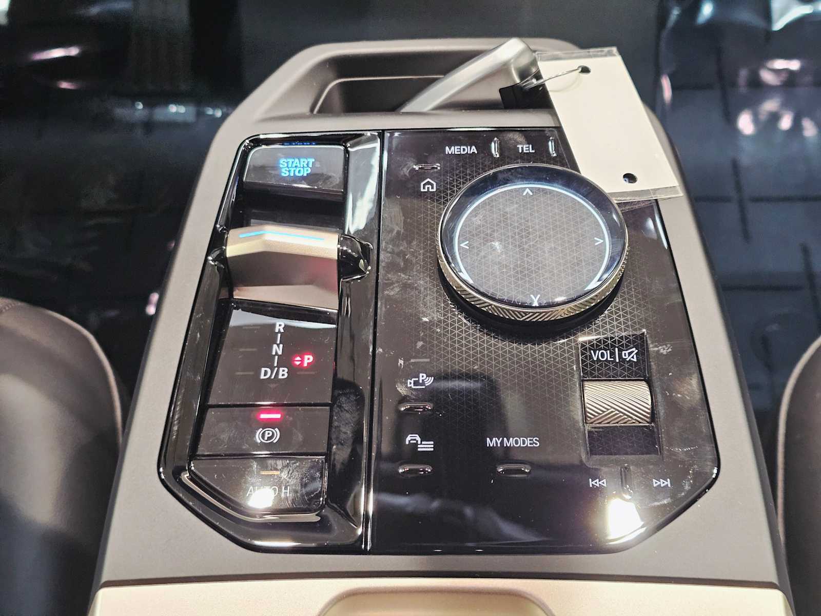 Thumbnail: 2026 BMW iX - 18