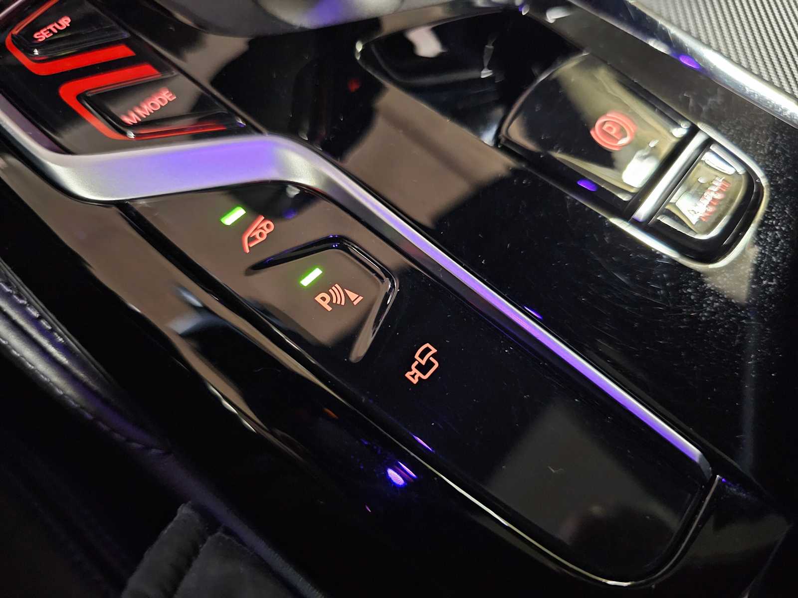 Thumbnail: 2021 BMW M5 - 23