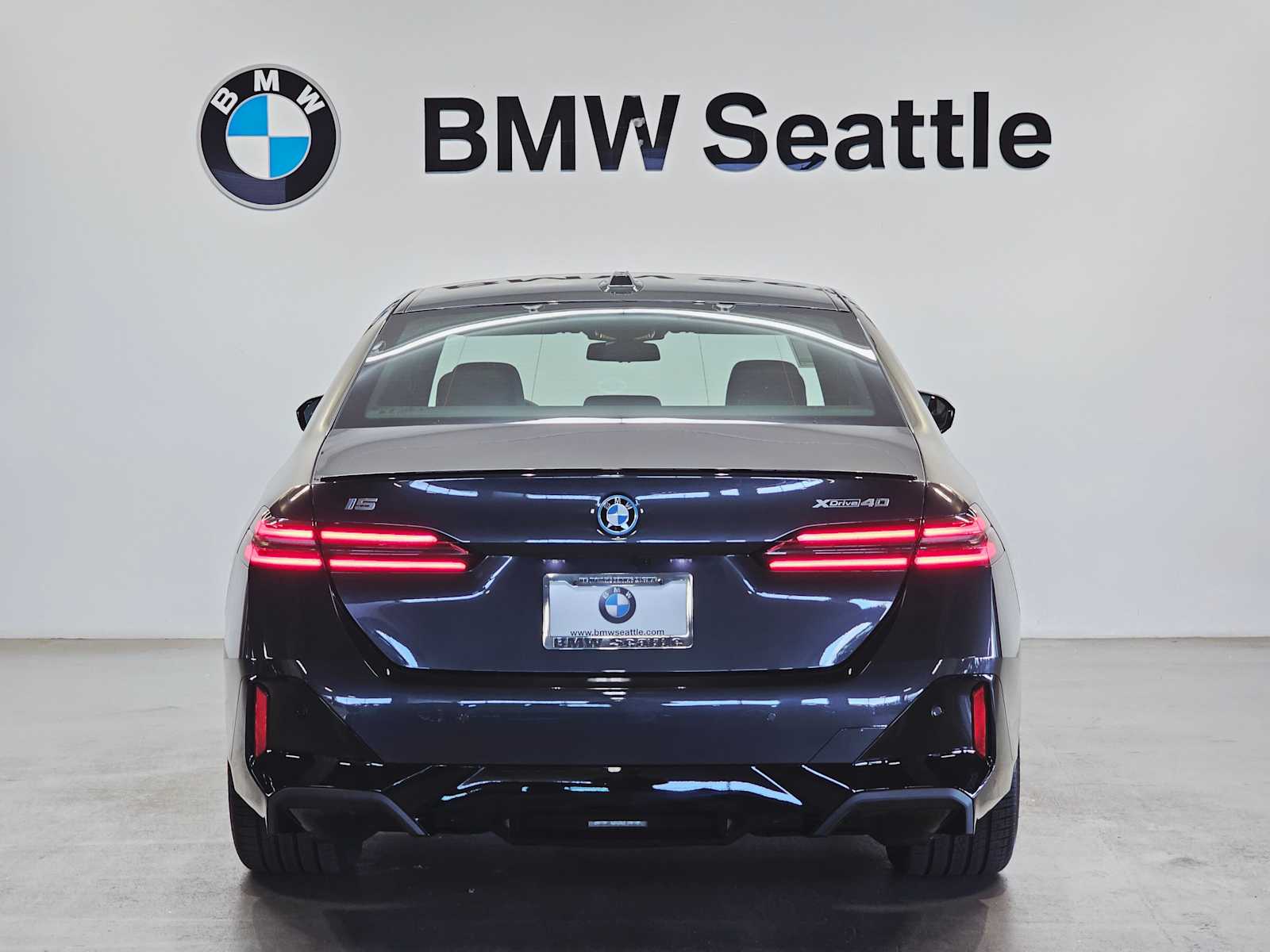 Thumbnail: 2026 BMW i5 - 5