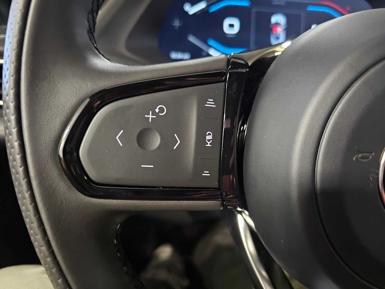 Thumbnail: 2024 Lotus Emira - 21