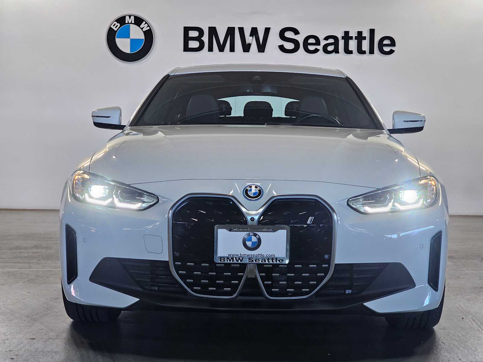 Thumbnail: 2023 BMW i4 - 6