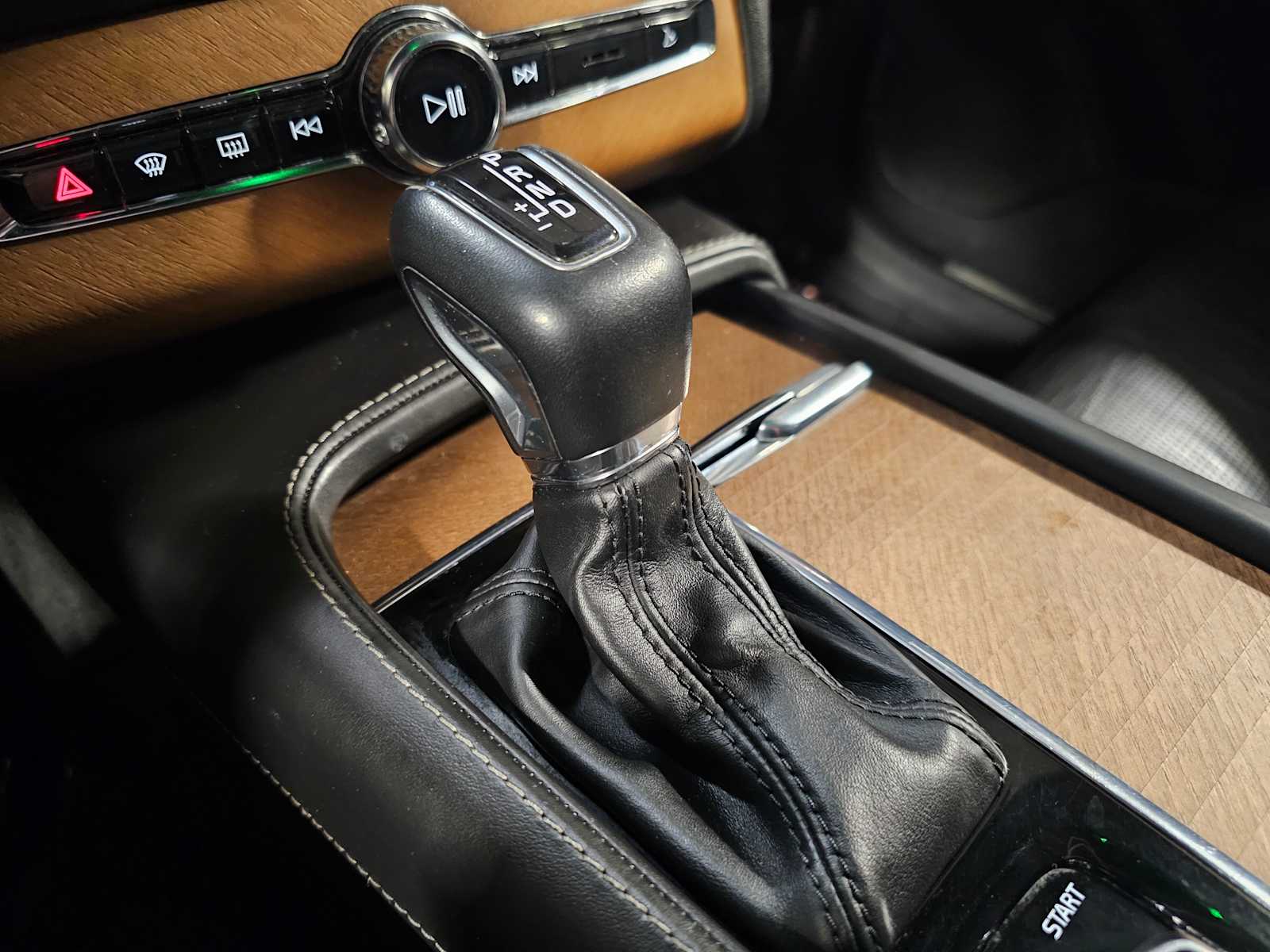 Thumbnail: 2016 Volvo XC90 - 23