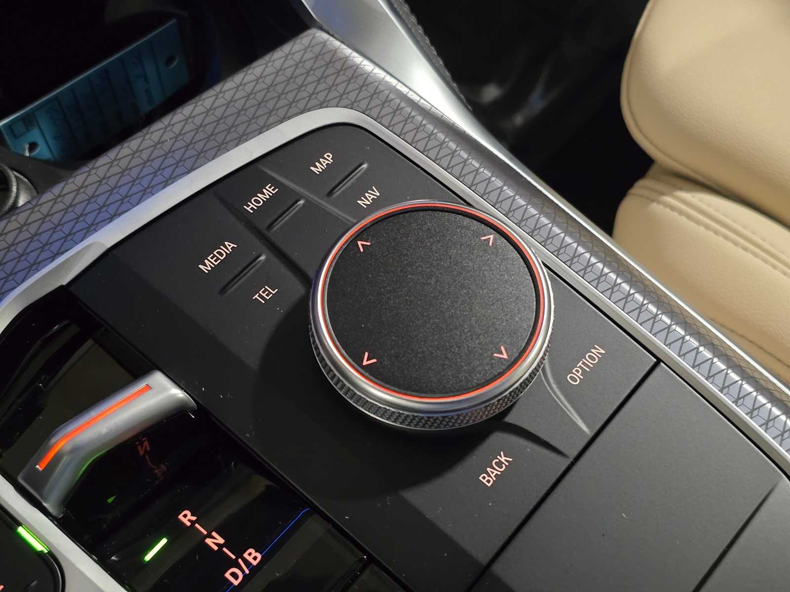 Thumbnail: 2025 BMW i4 - 17