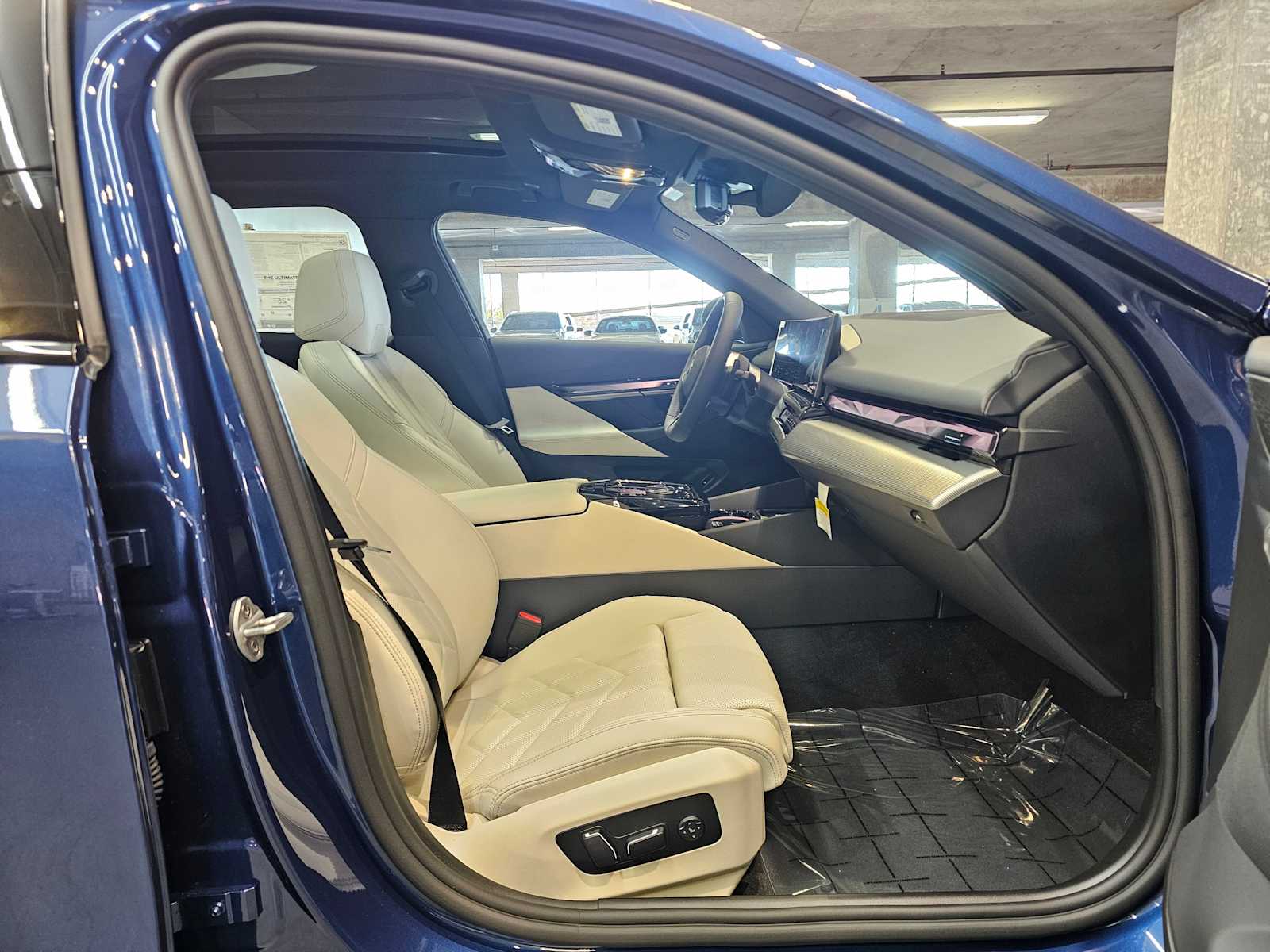 Thumbnail: 2026 BMW 5 Series - 27