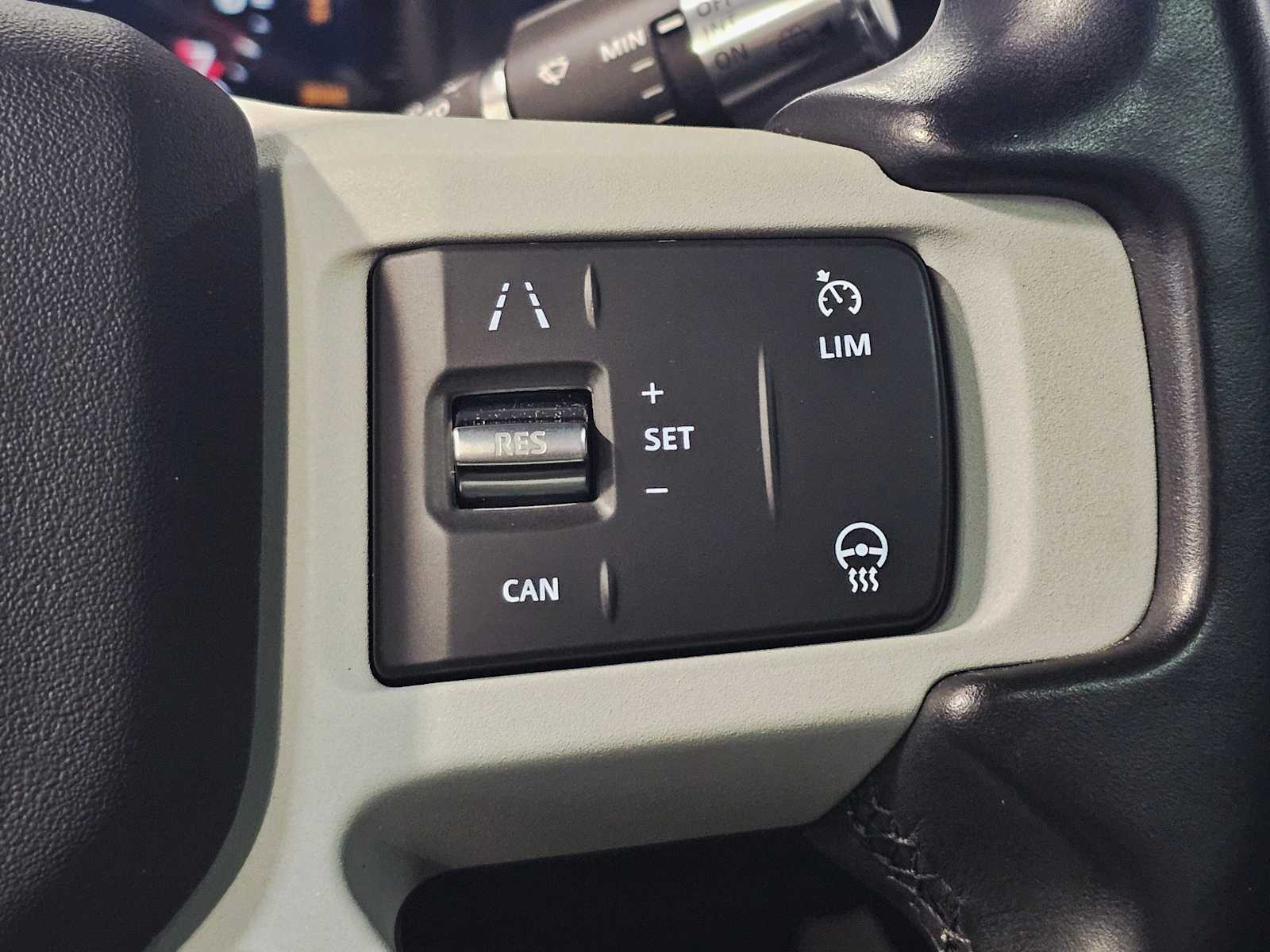 Thumbnail: 2022 Land Rover Defender - 12