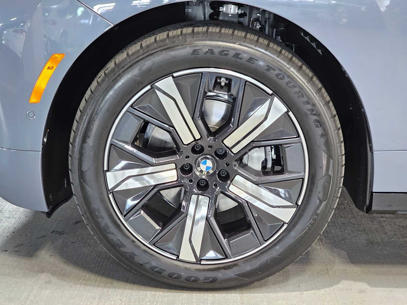 Thumbnail: 2026 BMW iX - 8