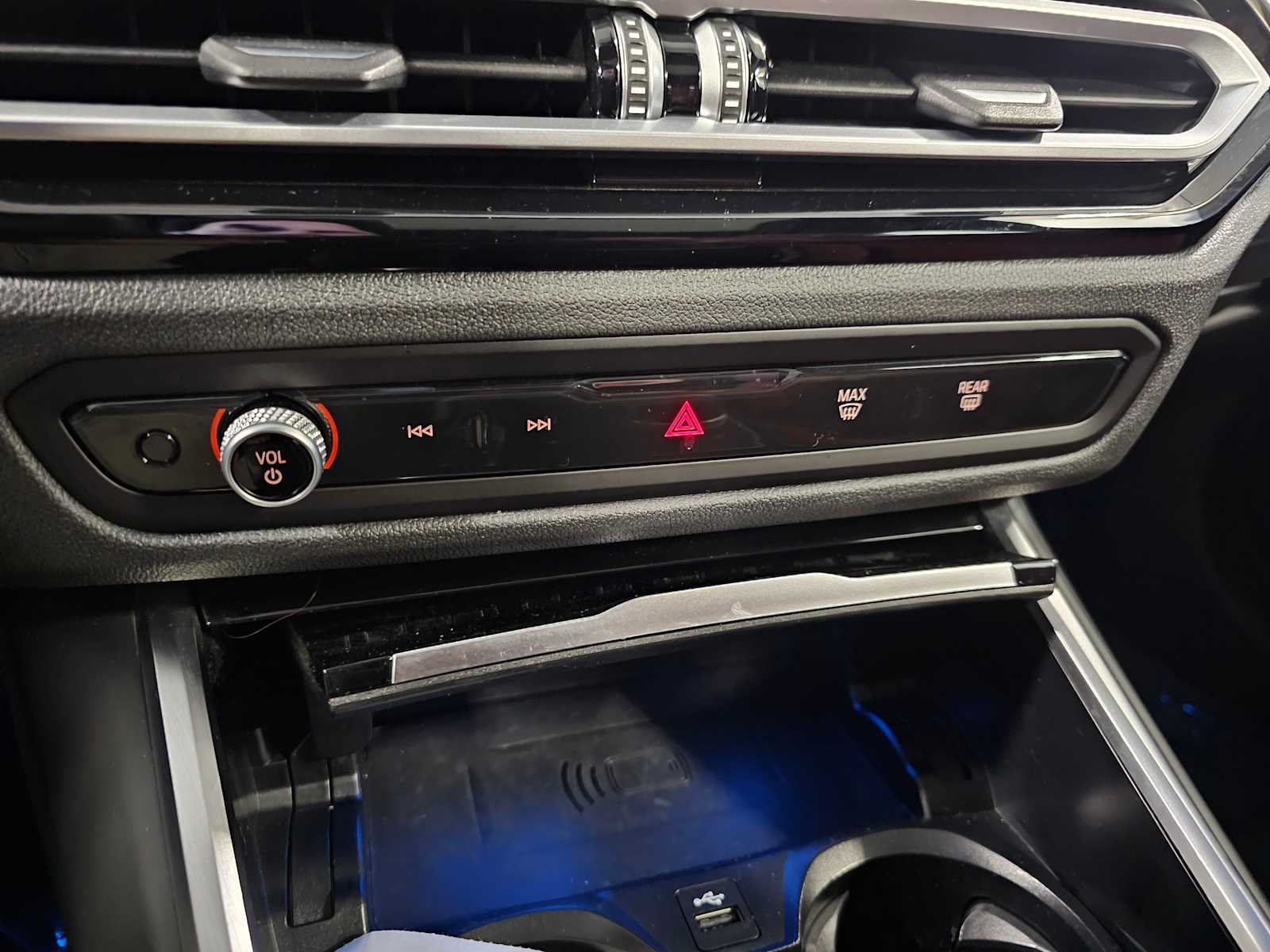 Thumbnail: 2023 BMW i4 - 19