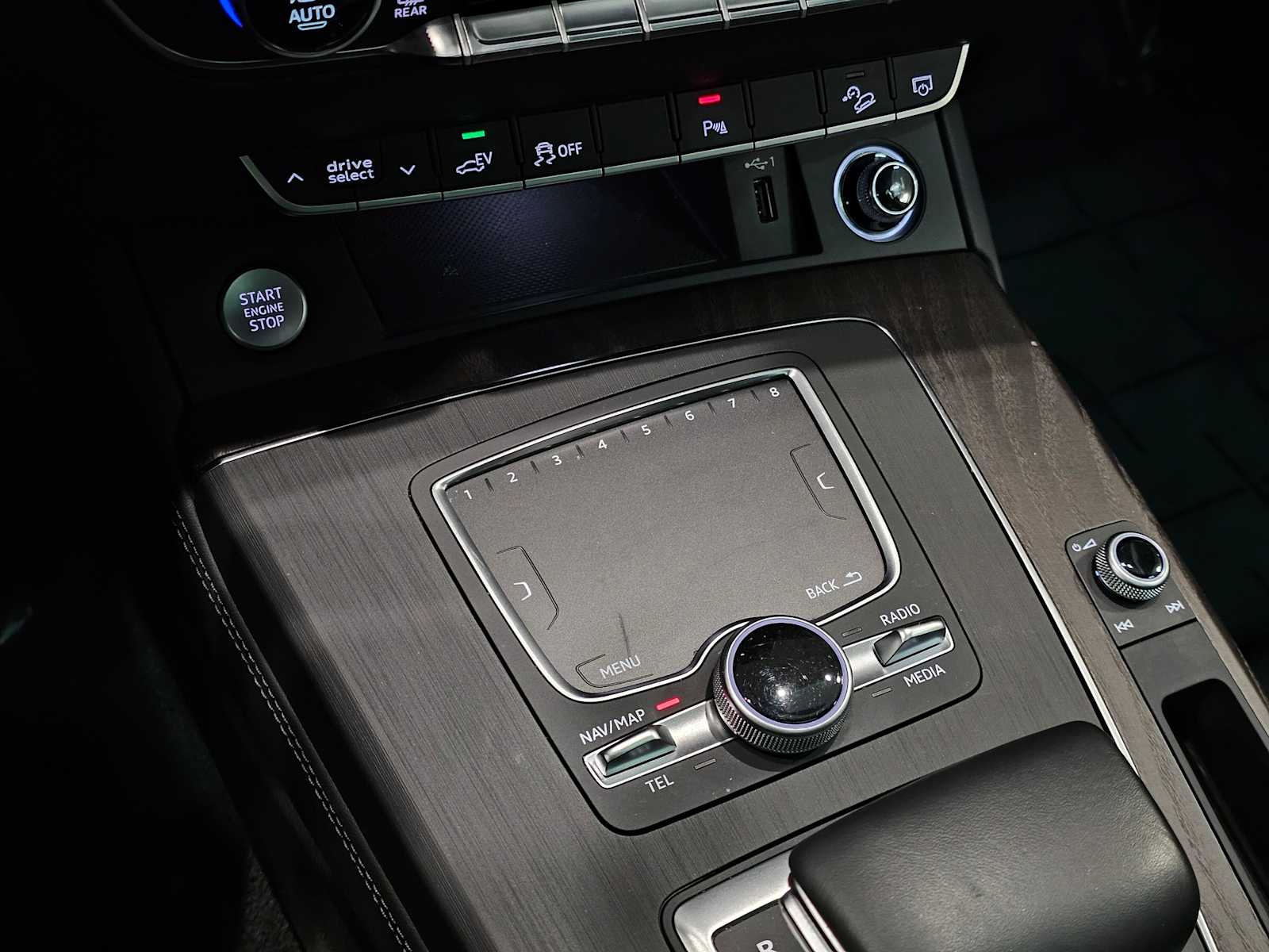 Thumbnail: 2020 Audi Q5 - 20