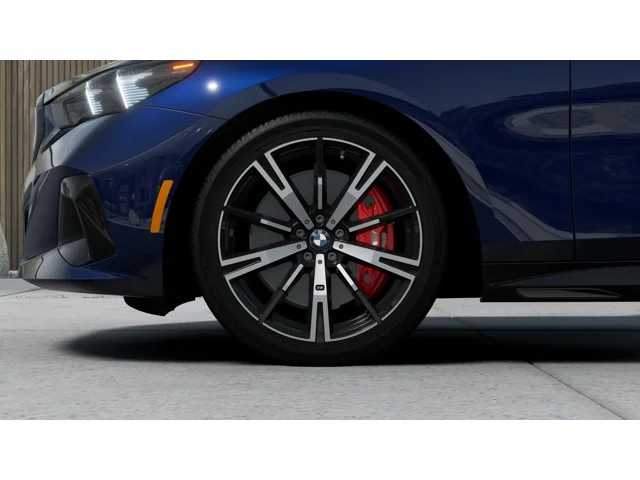 Thumbnail: 2027 BMW 5 Series - 7