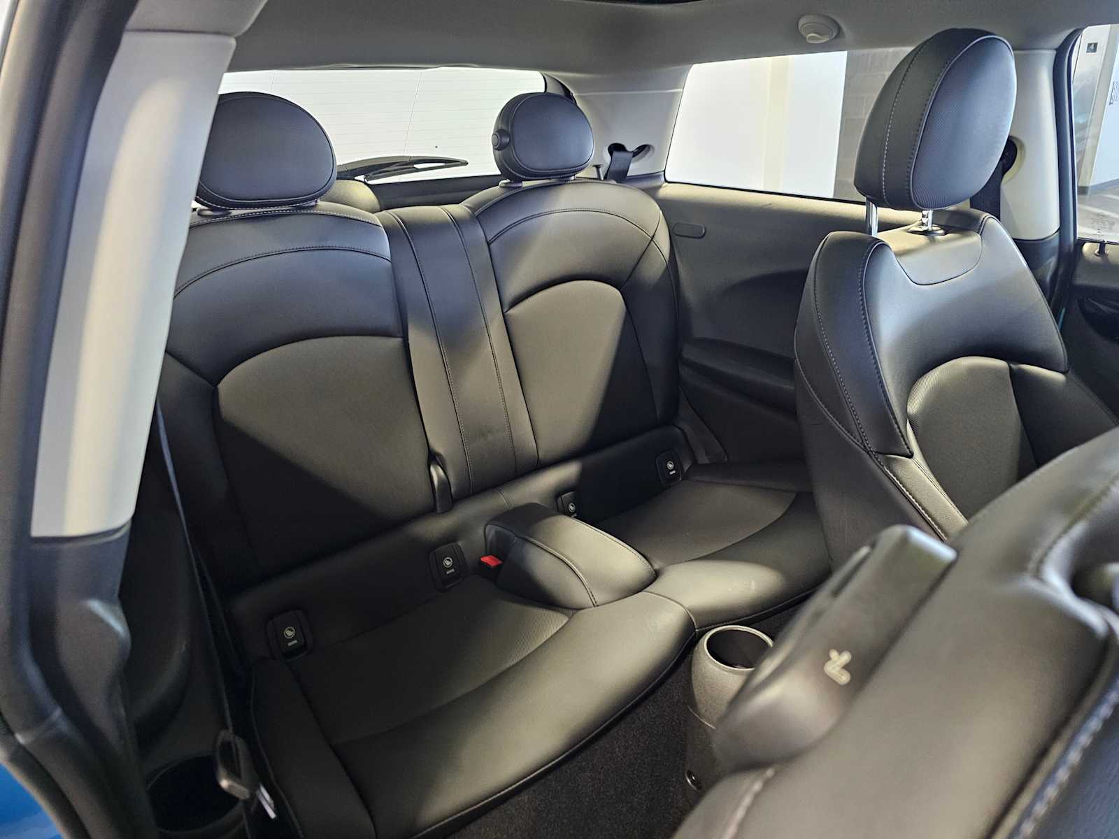 Thumbnail: 2016 MINI Cooper Hardtop - 33