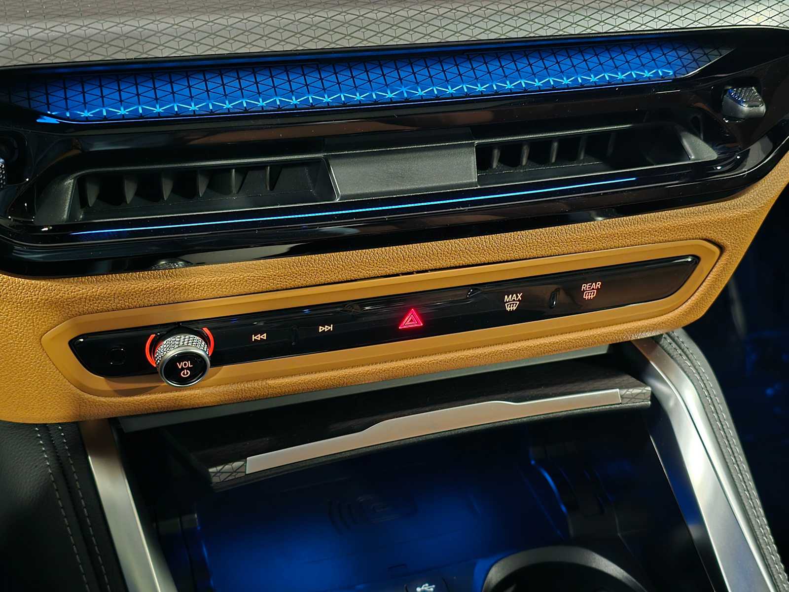 Thumbnail: 2025 BMW i4 - 16