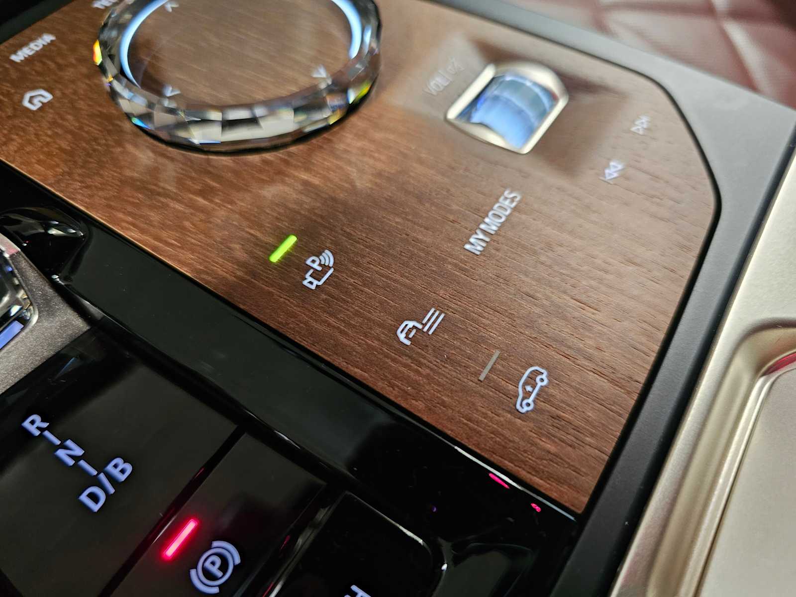 Thumbnail: 2023 BMW iX - 22