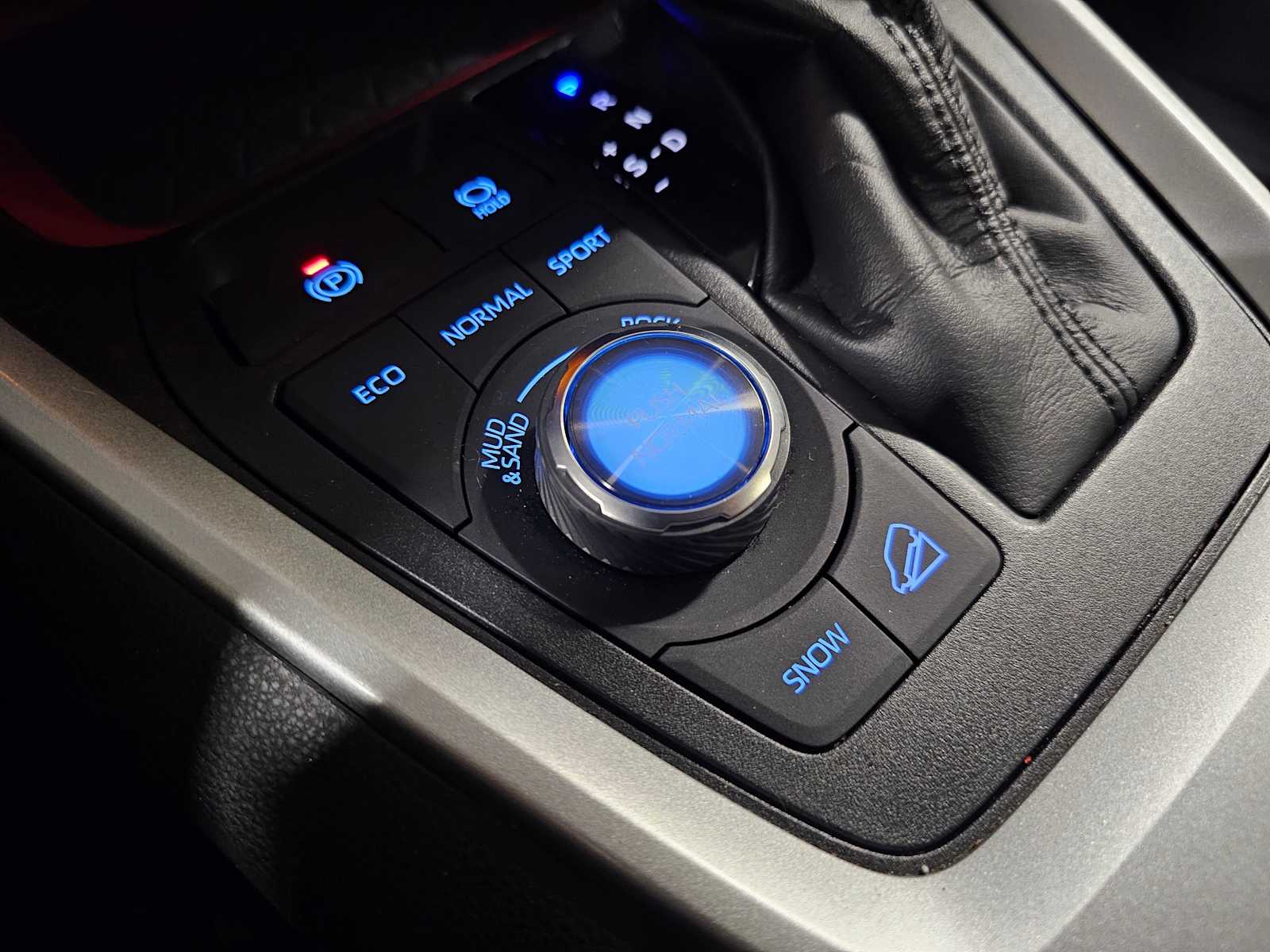 Thumbnail: 2021 Toyota RAV4 - 24