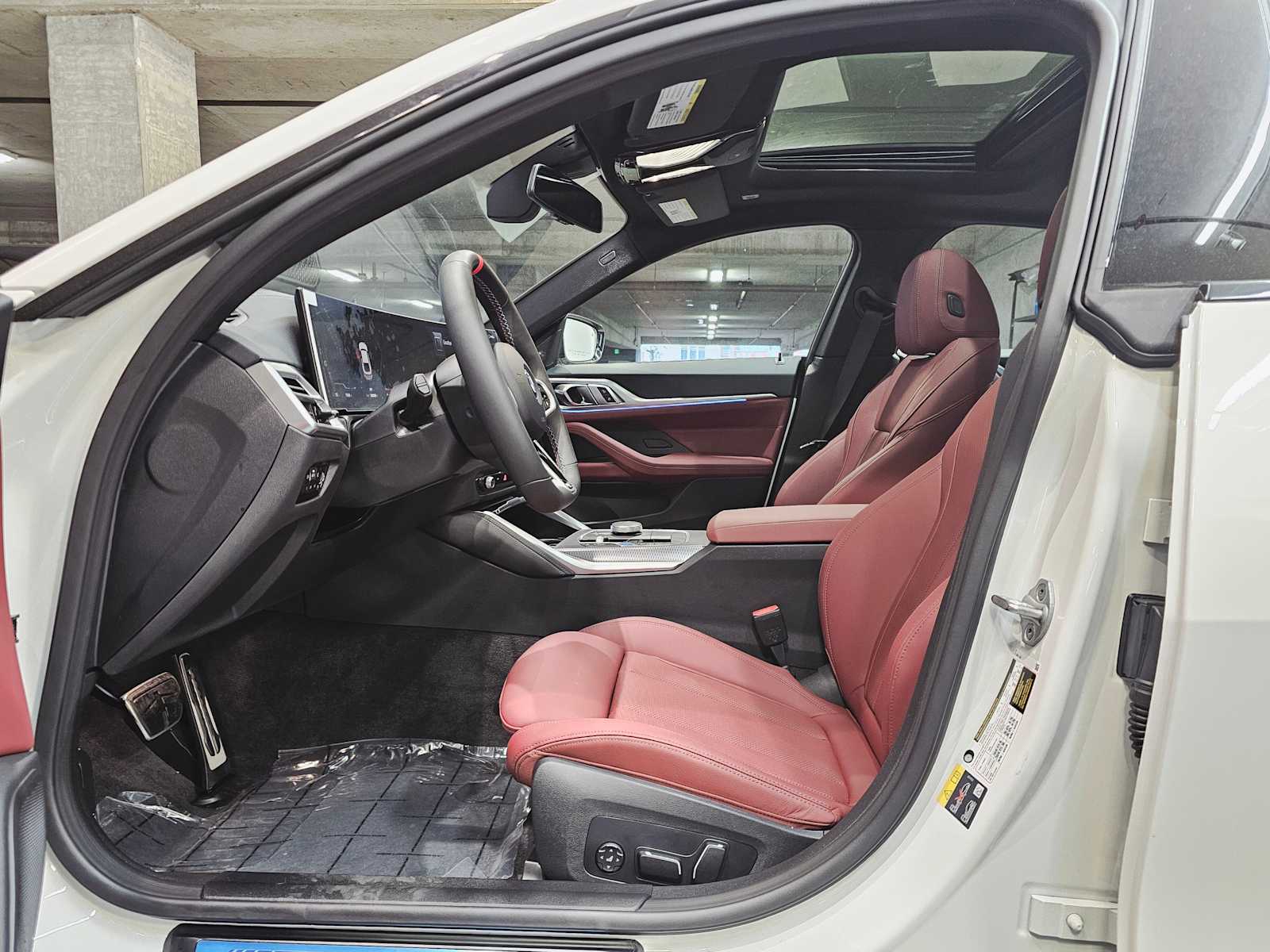 Thumbnail: 2025 BMW i4 - 23