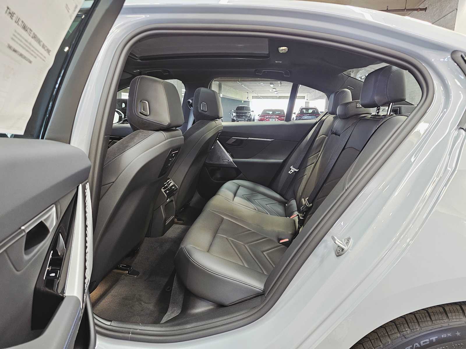 Thumbnail: 2026 BMW 5 Series - 25