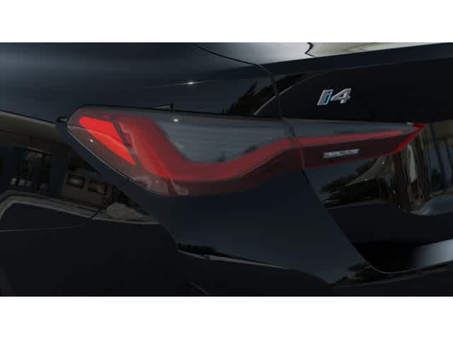 Thumbnail: 2025 BMW i4 - 8
