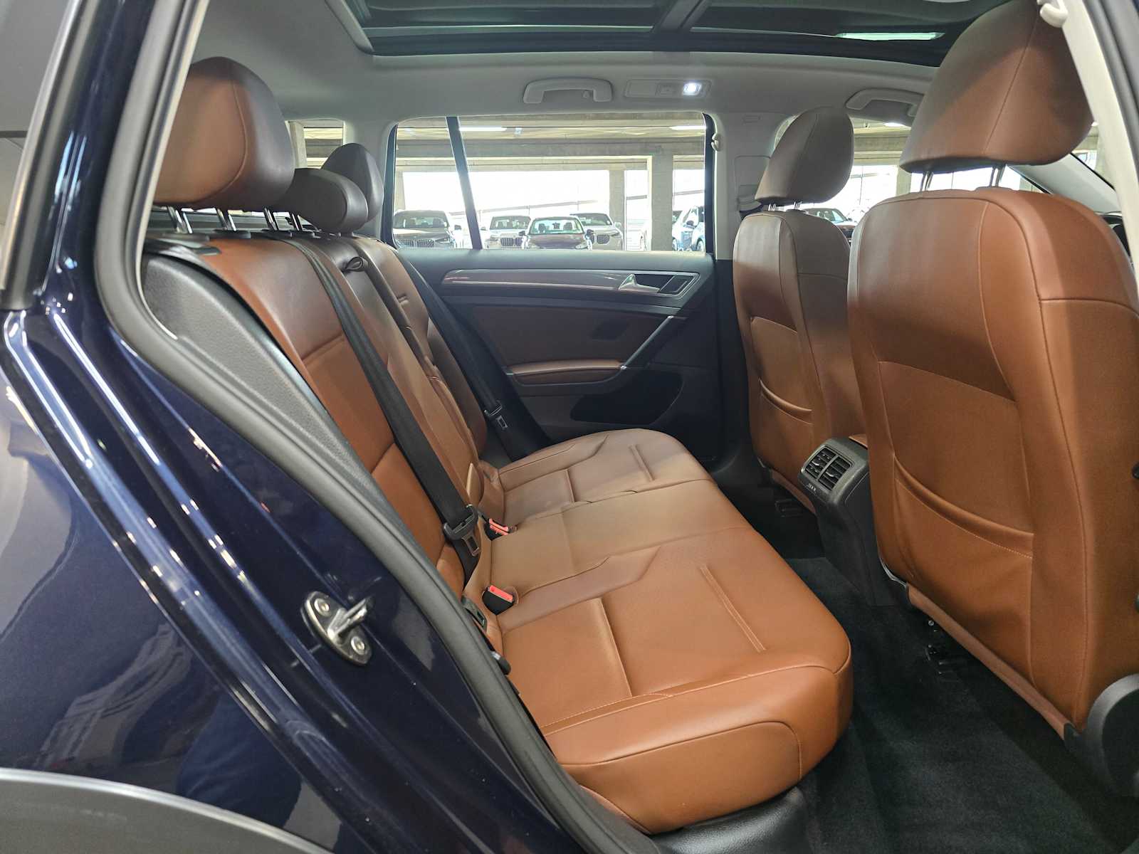 Thumbnail: 2017 Volkswagen Golf - 30