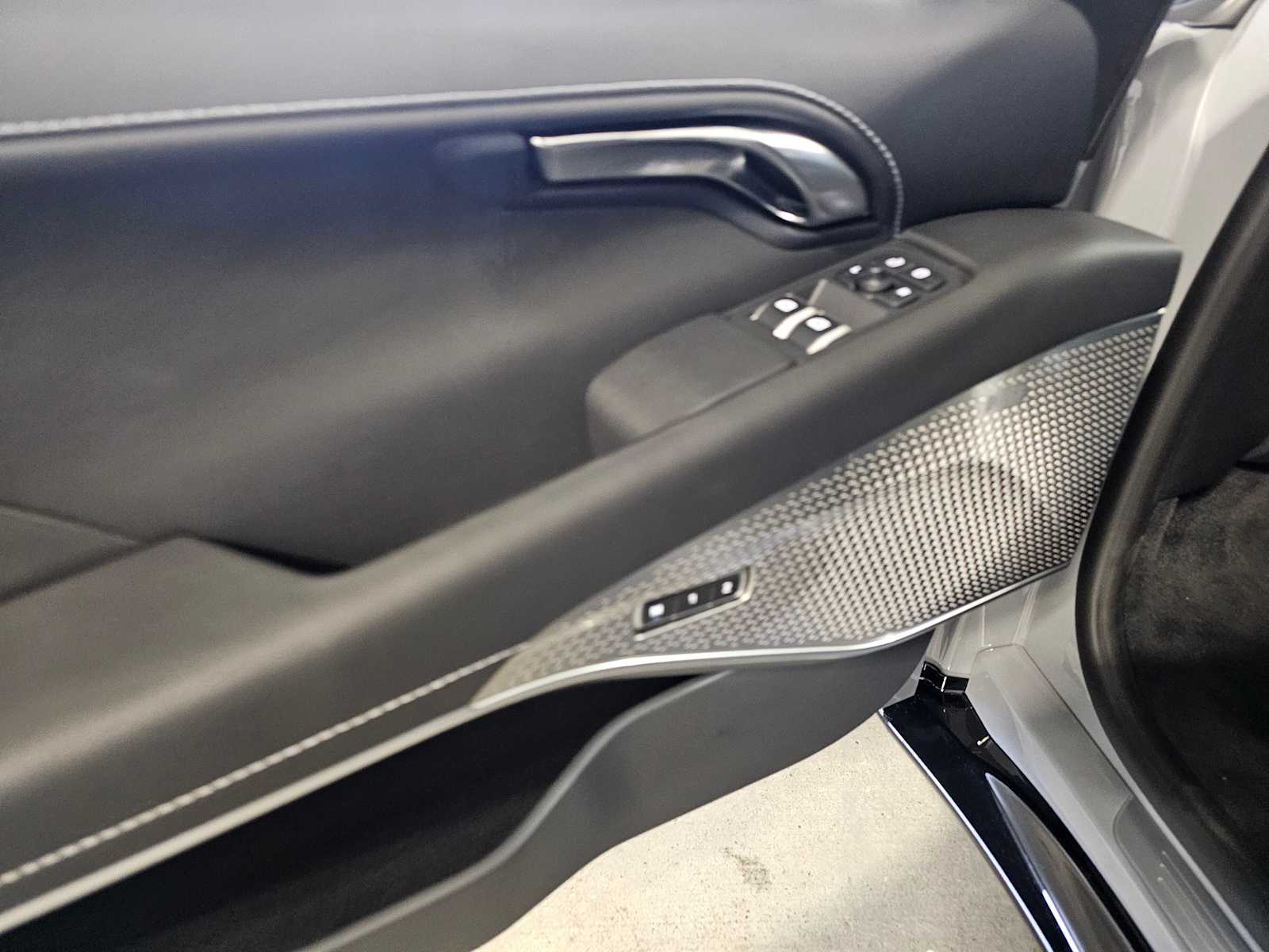 Thumbnail: 2024 Lotus Emira - 25