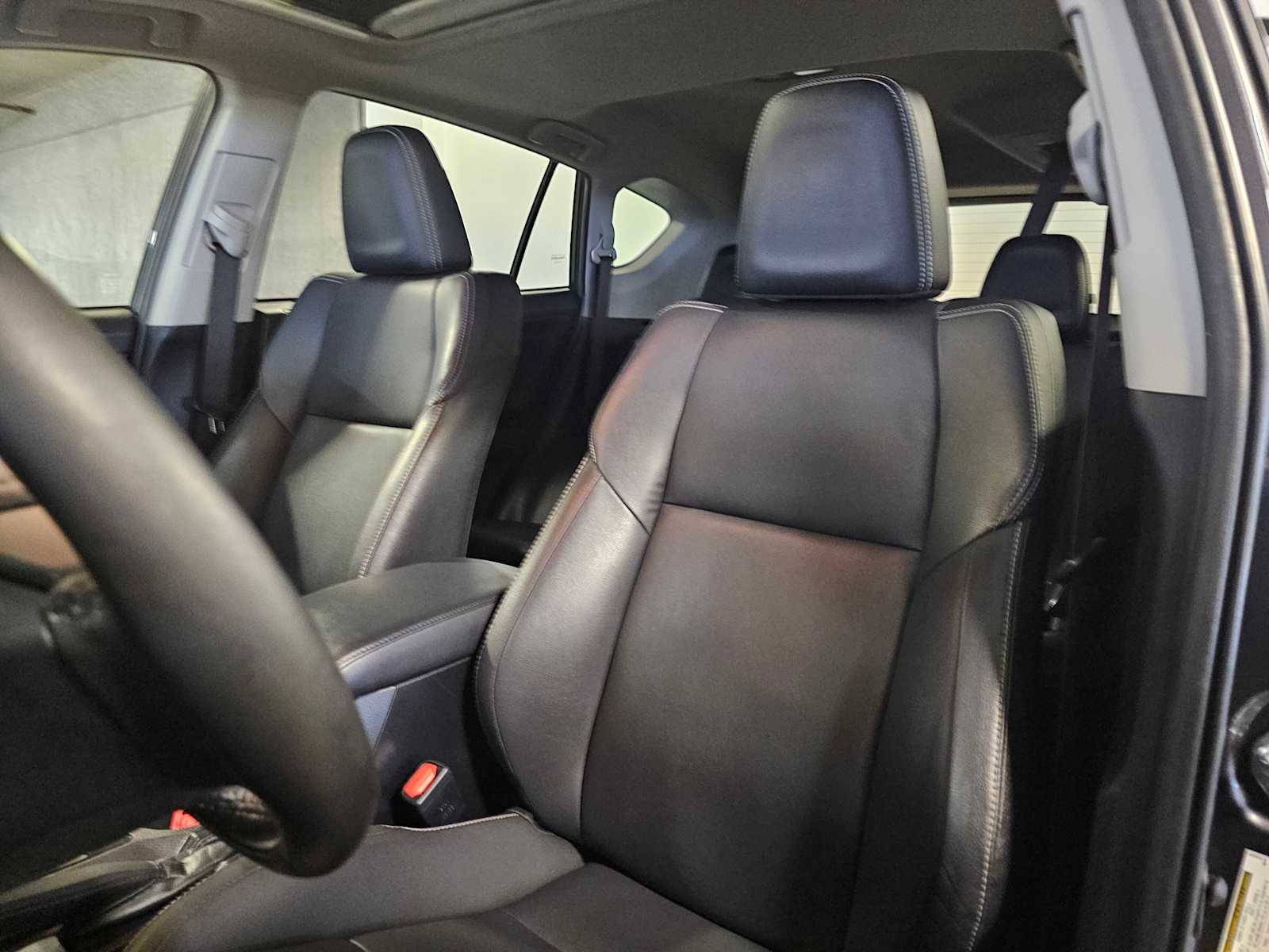 Thumbnail: 2018 Toyota RAV4 - 31