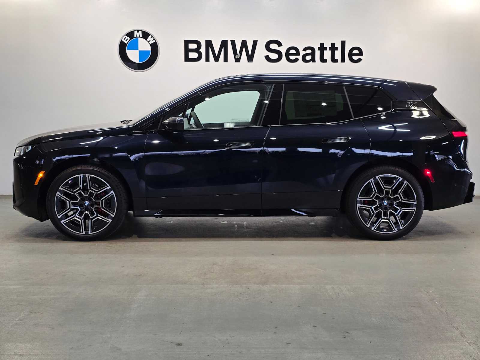 Thumbnail: 2026 BMW iX - 3