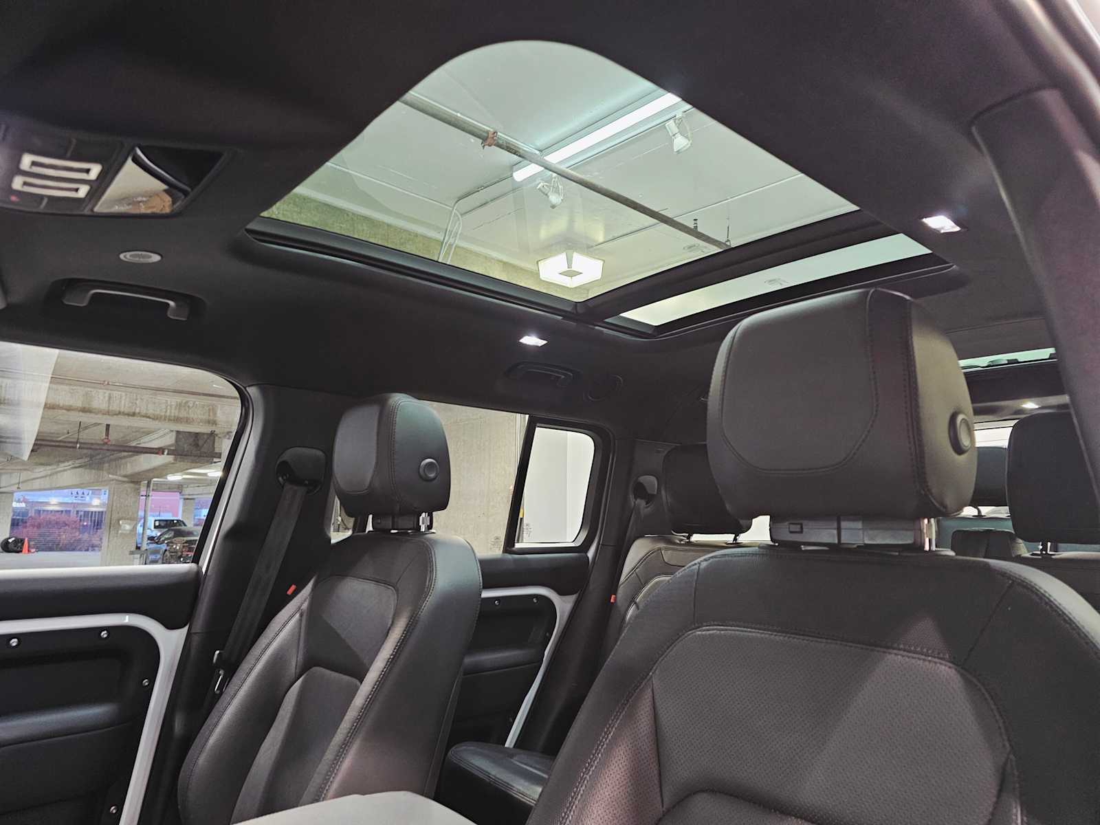 Thumbnail: 2024 Land Rover Defender - 24