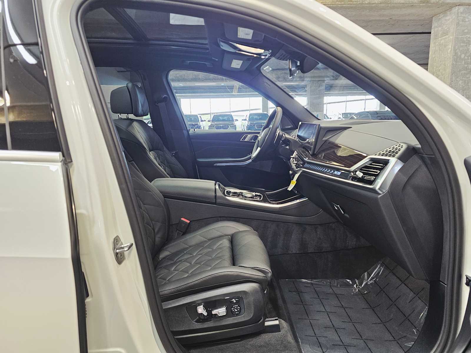 Thumbnail: 2026 BMW X5 - 27