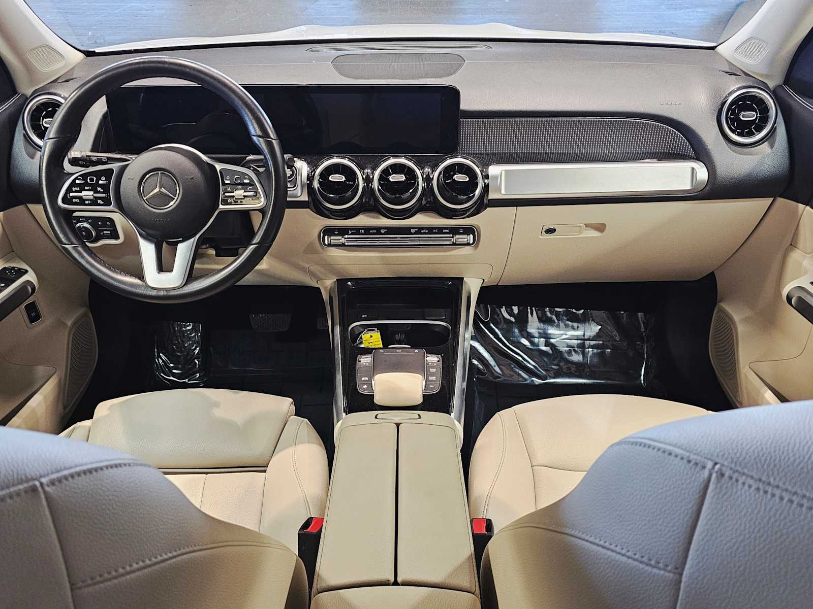 Thumbnail: 2022 Mercedes-Benz GLB - 10
