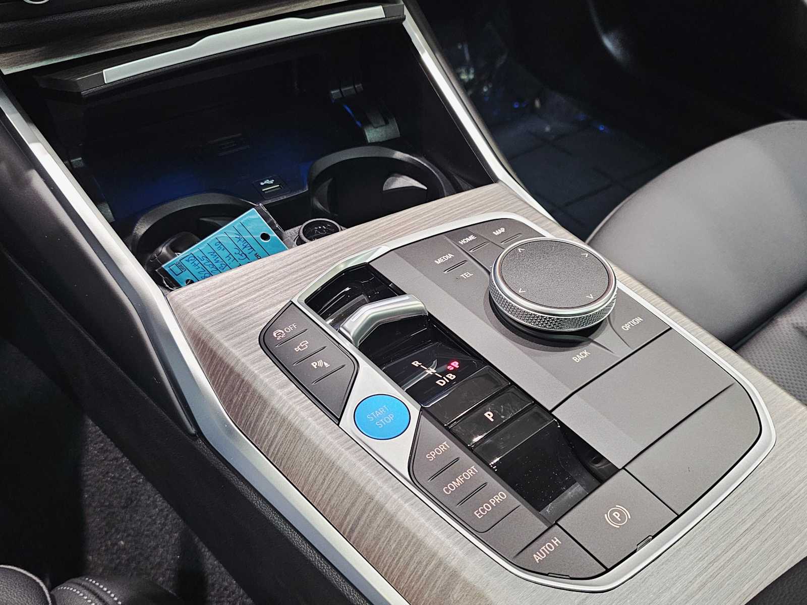 Thumbnail: 2025 BMW i4 - 17