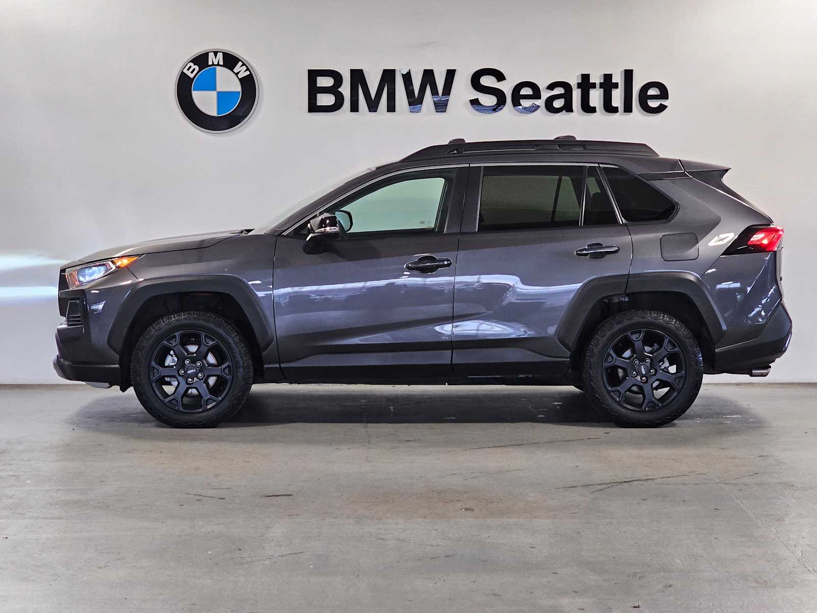 Thumbnail: 2021 Toyota RAV4 - 3