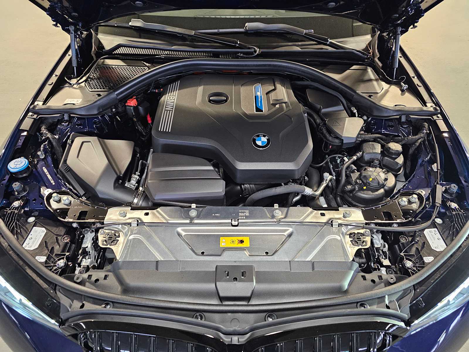 Thumbnail: 2024 BMW 3 Series - 9