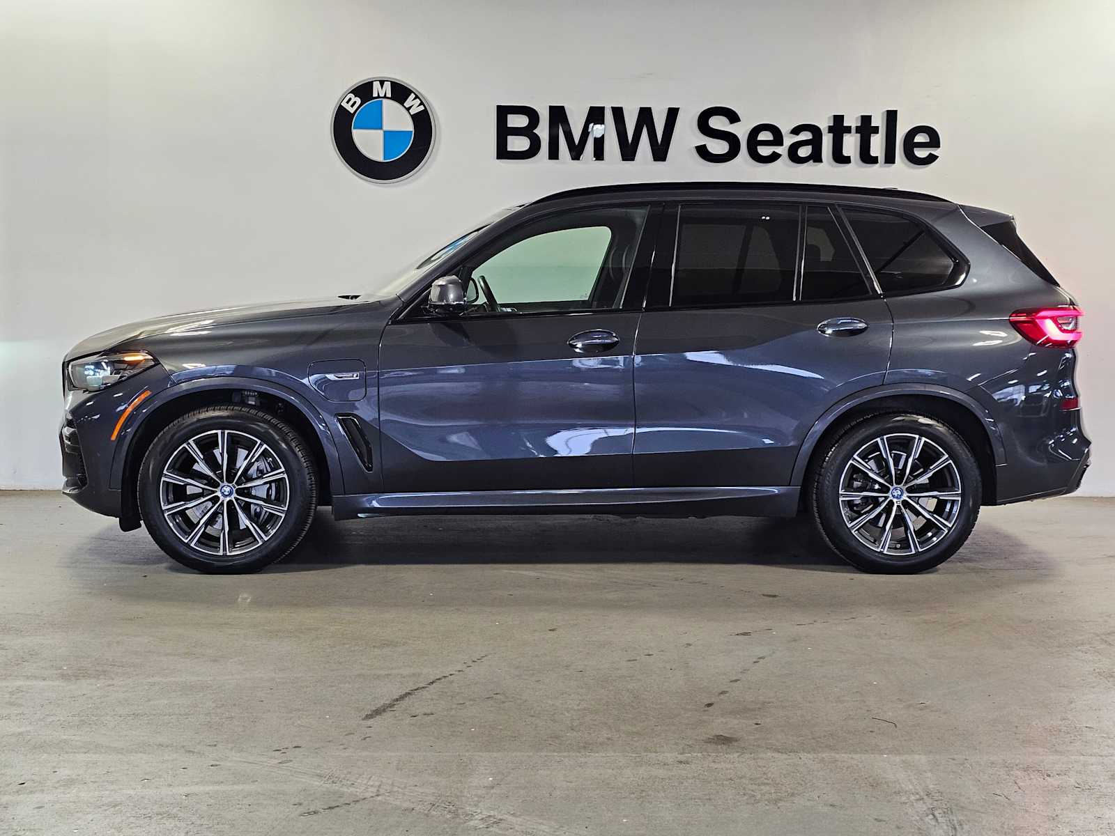 Thumbnail: 2022 BMW X5 - 3